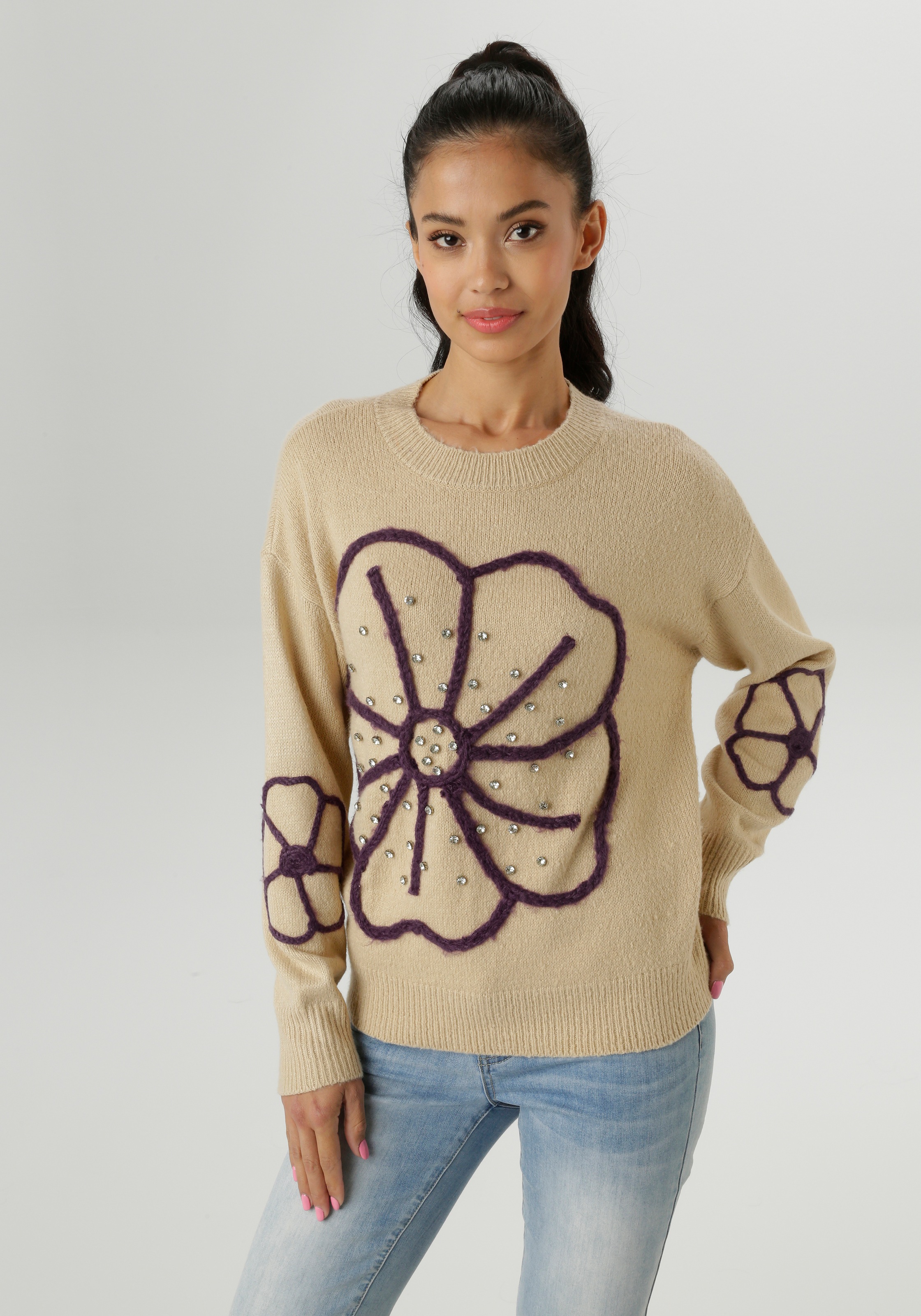 Aniston SELECTED Strickpullover vorne mit funkelnden Glitzersteinen verziert
