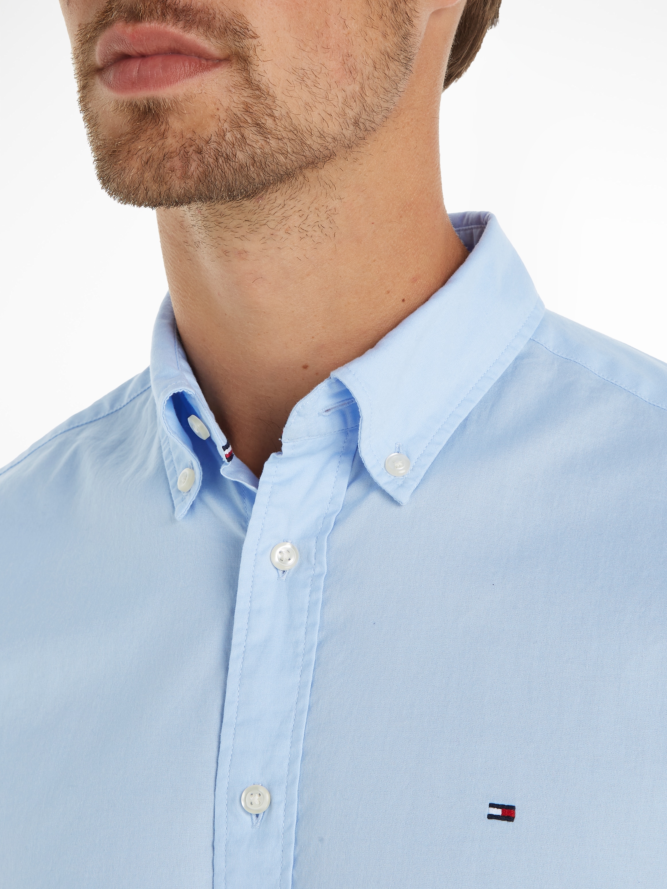 Tommy Hilfiger Langarmhemd »FLEX POPLIN RF SHIRT«, mit Tommy Hilfiger Labelschild innen an der Knopfleiste