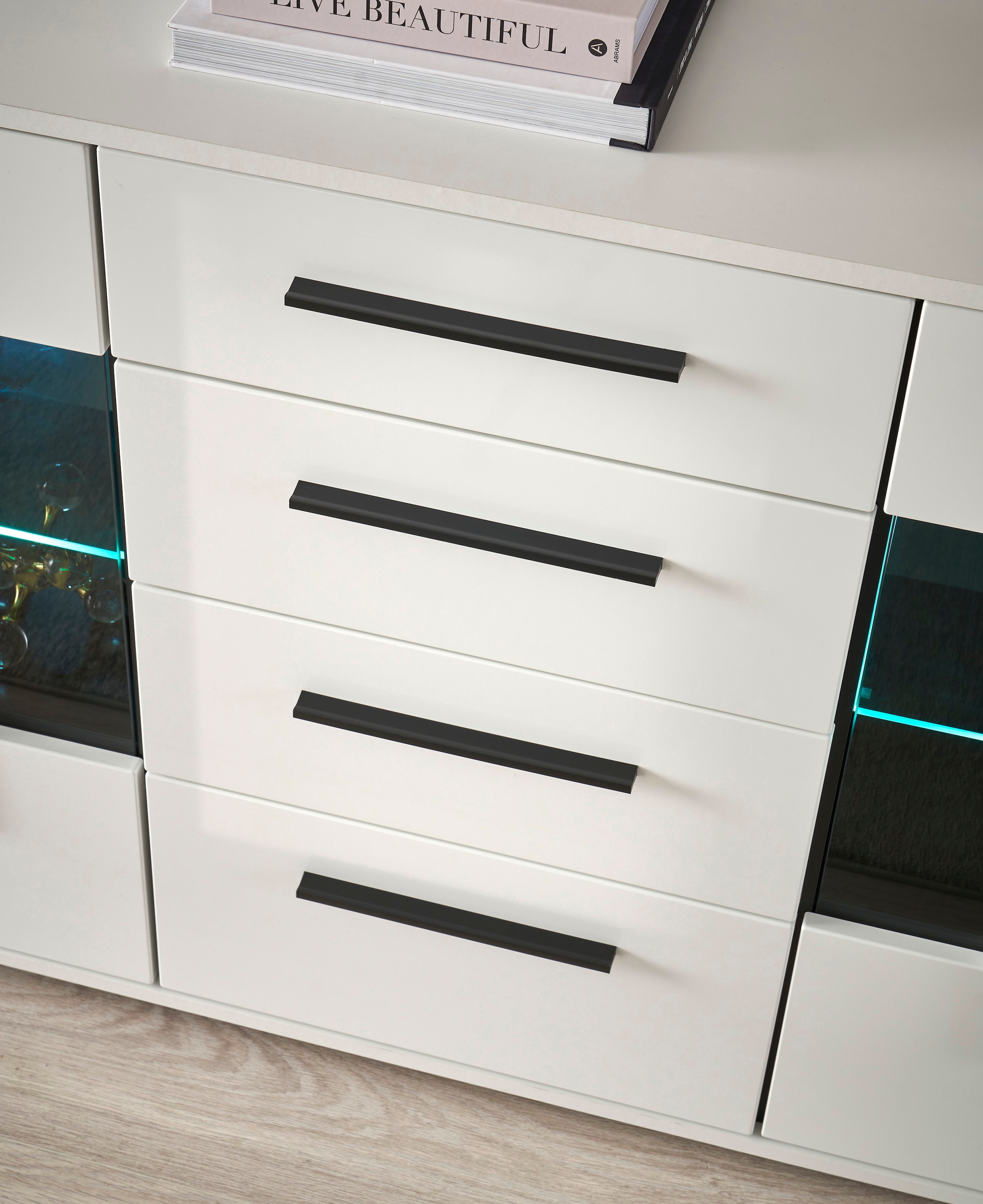 INOSIGN Sideboard »Cantara, moderner Schrank, Kommode in Eiche Evoke oder weiss«, schwarze Stangengriffe, ausreichend Stauraum, vielseitig einsetzbar