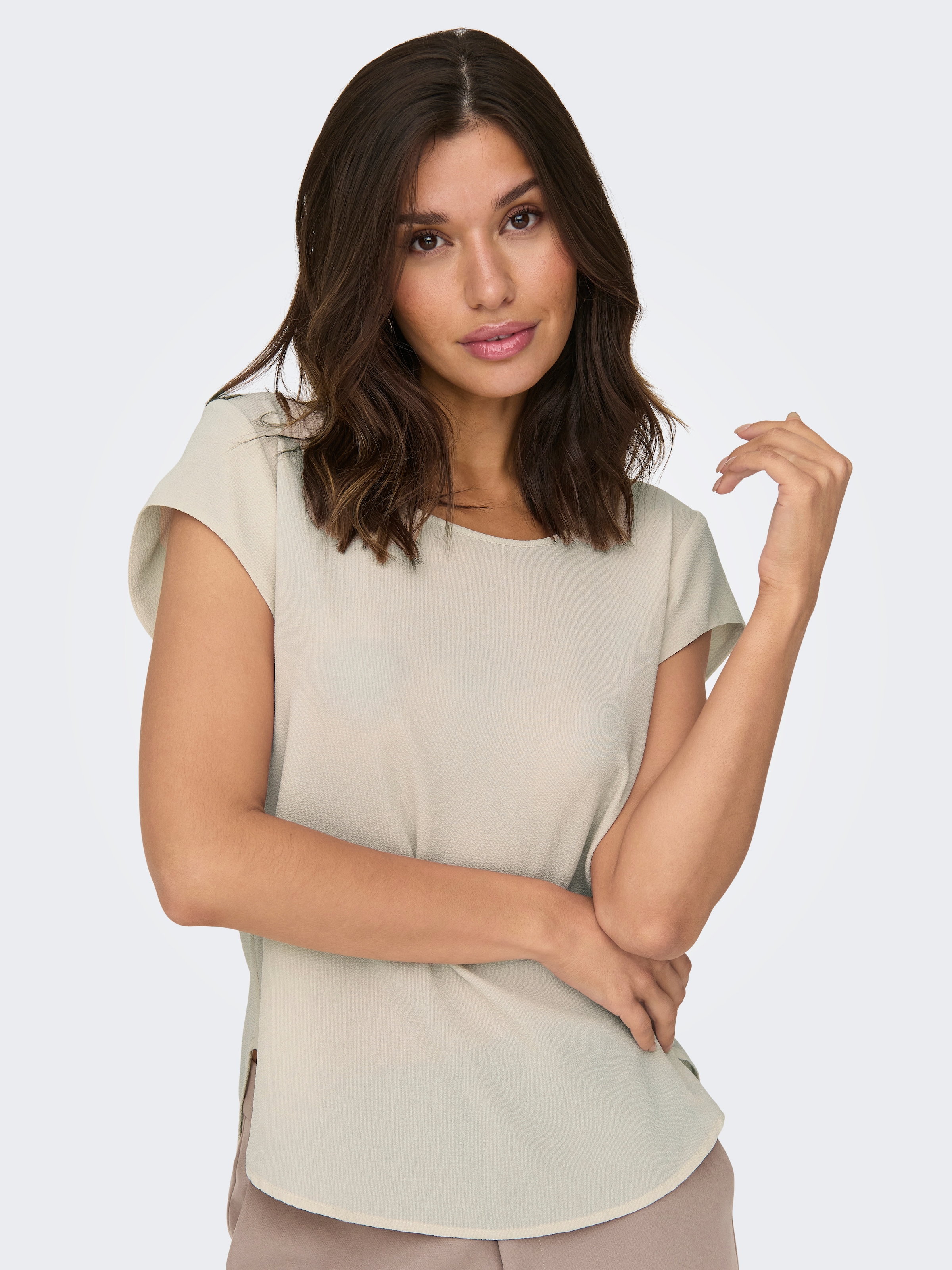 ONLY Kurzarmbluse »ONLVIC – feminines Blusenshirt in lockerer Form« regular fit, Web, Kunstfaser, Rundhals, unifarben
