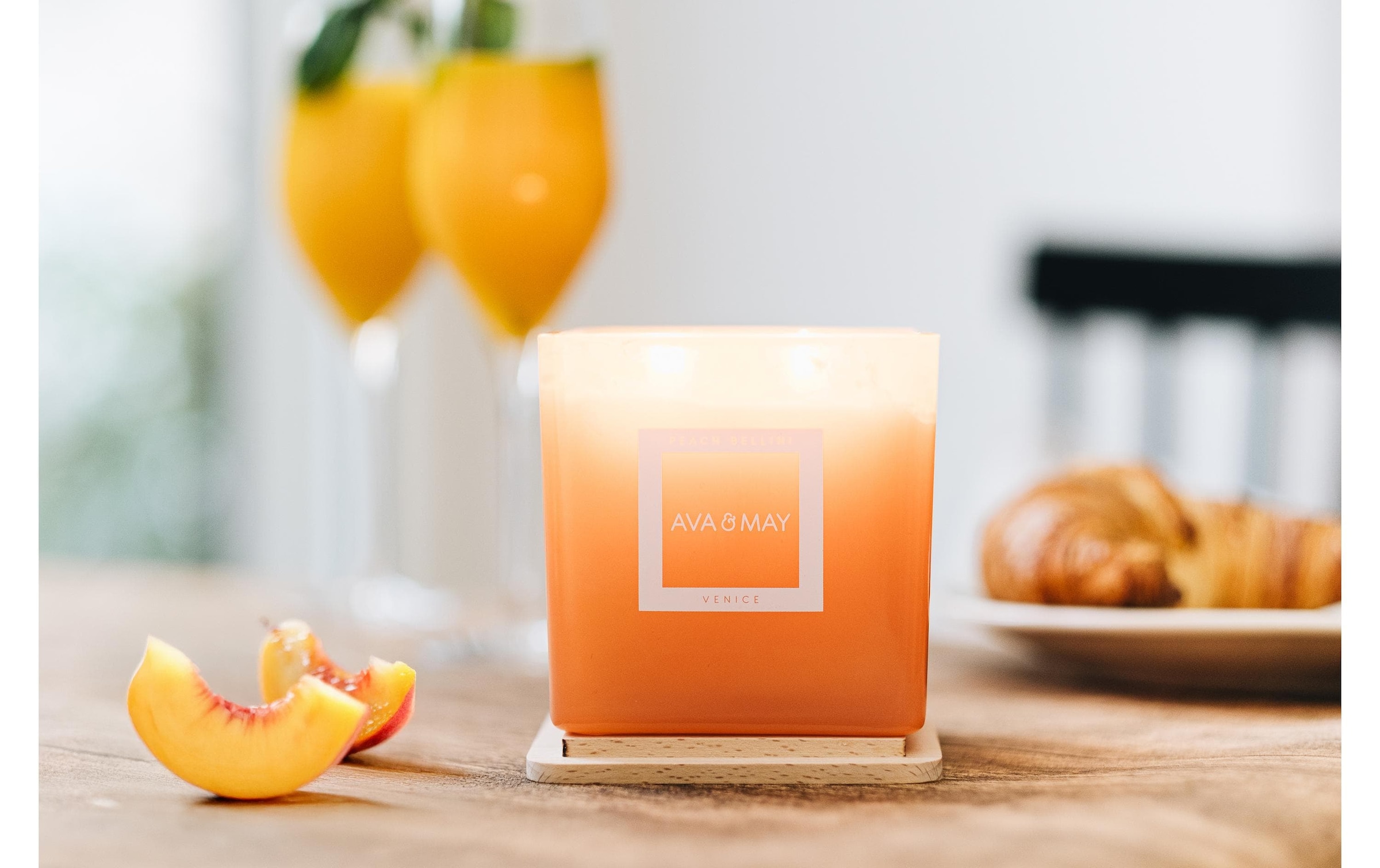 AVA & MAY Duftkerze »Peach Bellini 450 gr«, Holzart: Esche (Schweden)