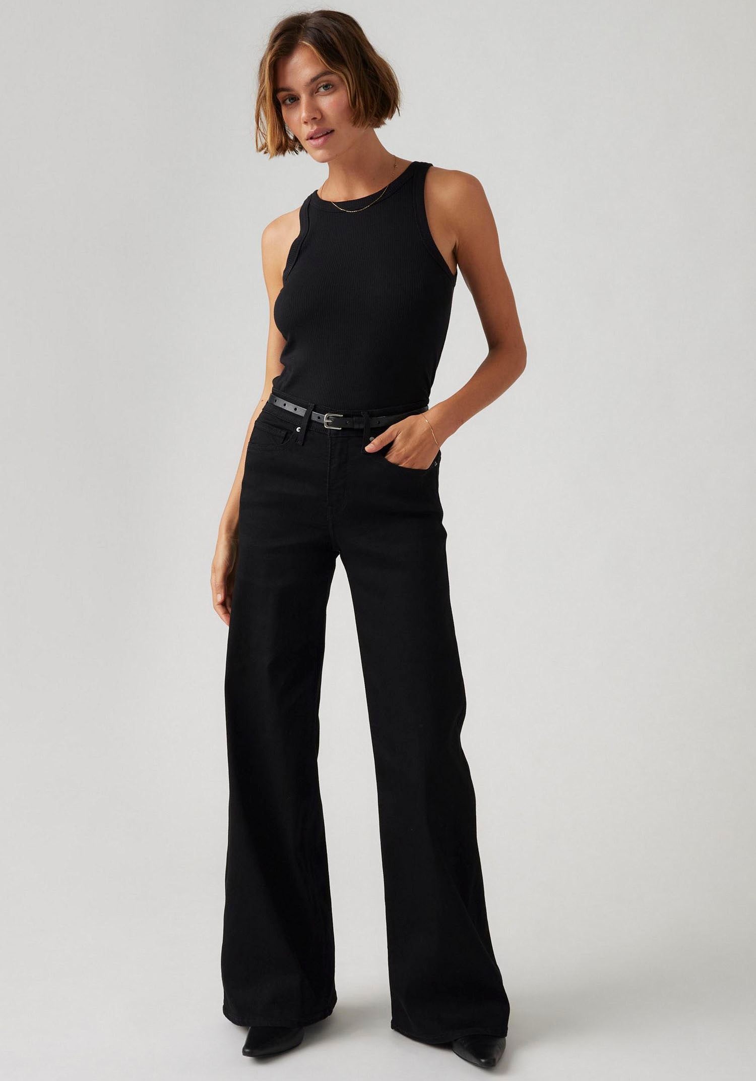 Levi's® Weite Jeans »Jeans 318 SHAPING«, im Five-Pocket Style