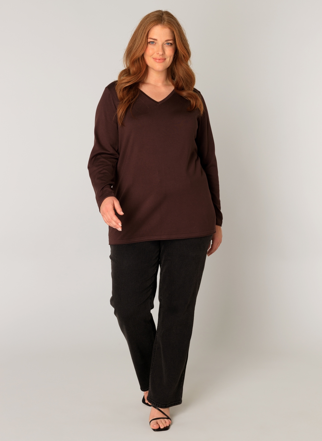 Base Level Curvy V-Ausschnitt-Pullover »Anine«, Pullover in weicher und formstabiler Qualität