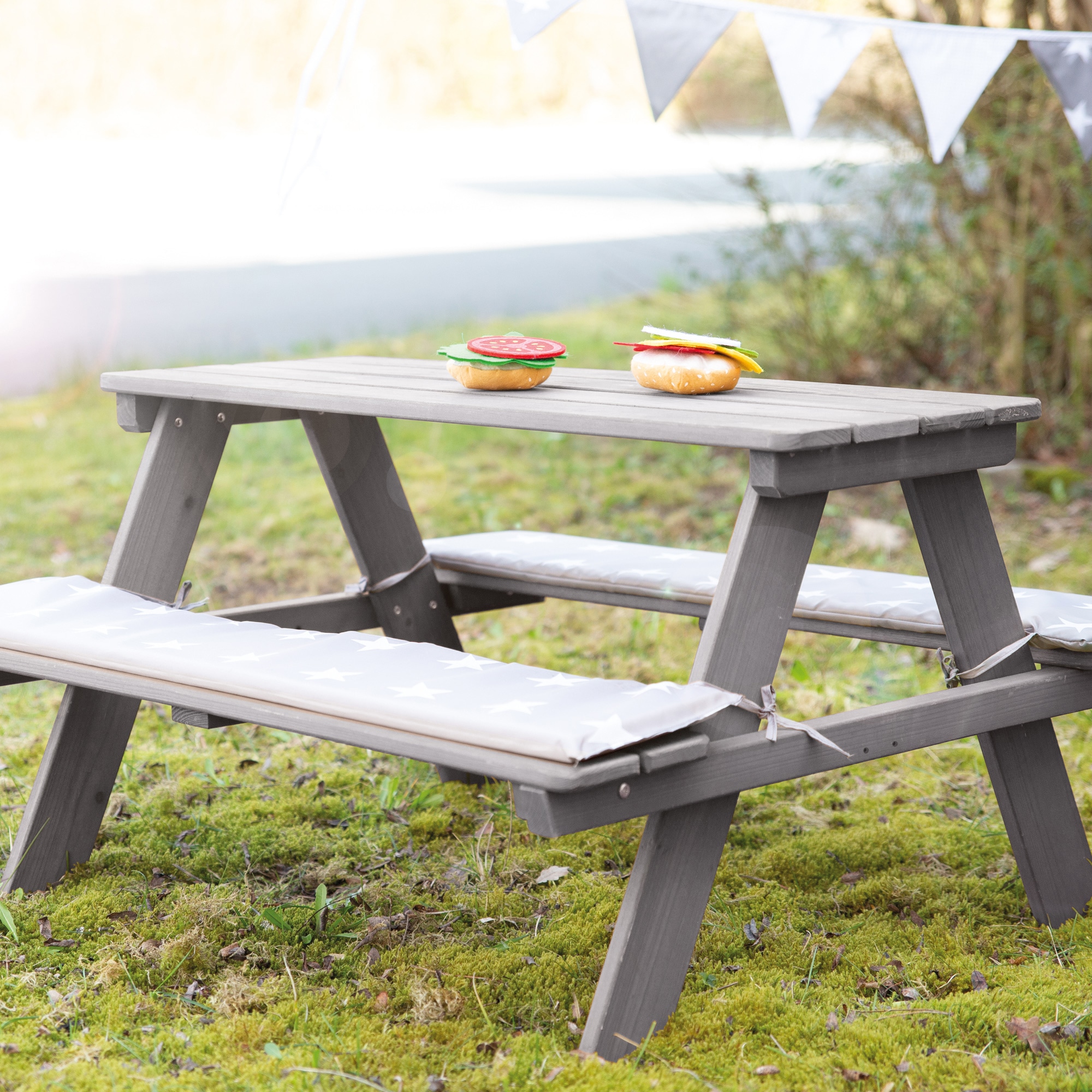 roba® Kindersitzgruppe »Picknick for 4 Outdoor +, Grau«, (Set), mit abgerundeten Ecken; inklusive Sitzauflagen Â»Little StarsÂ«