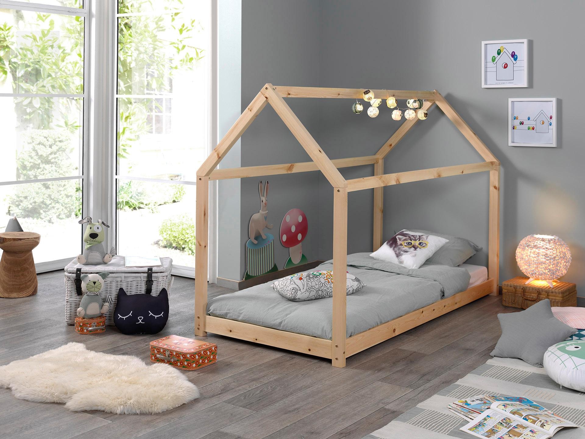 Vipack Kinderbett »Cabane, Kiefer massiv, Made in Europe, inklusive Rolllattenrost« wahlweise in 2 Farben und 2 Grössen erhältlich, Bodenfreiheit ca. 2,5 cm zur besseren Belüftung, stabil gebaut