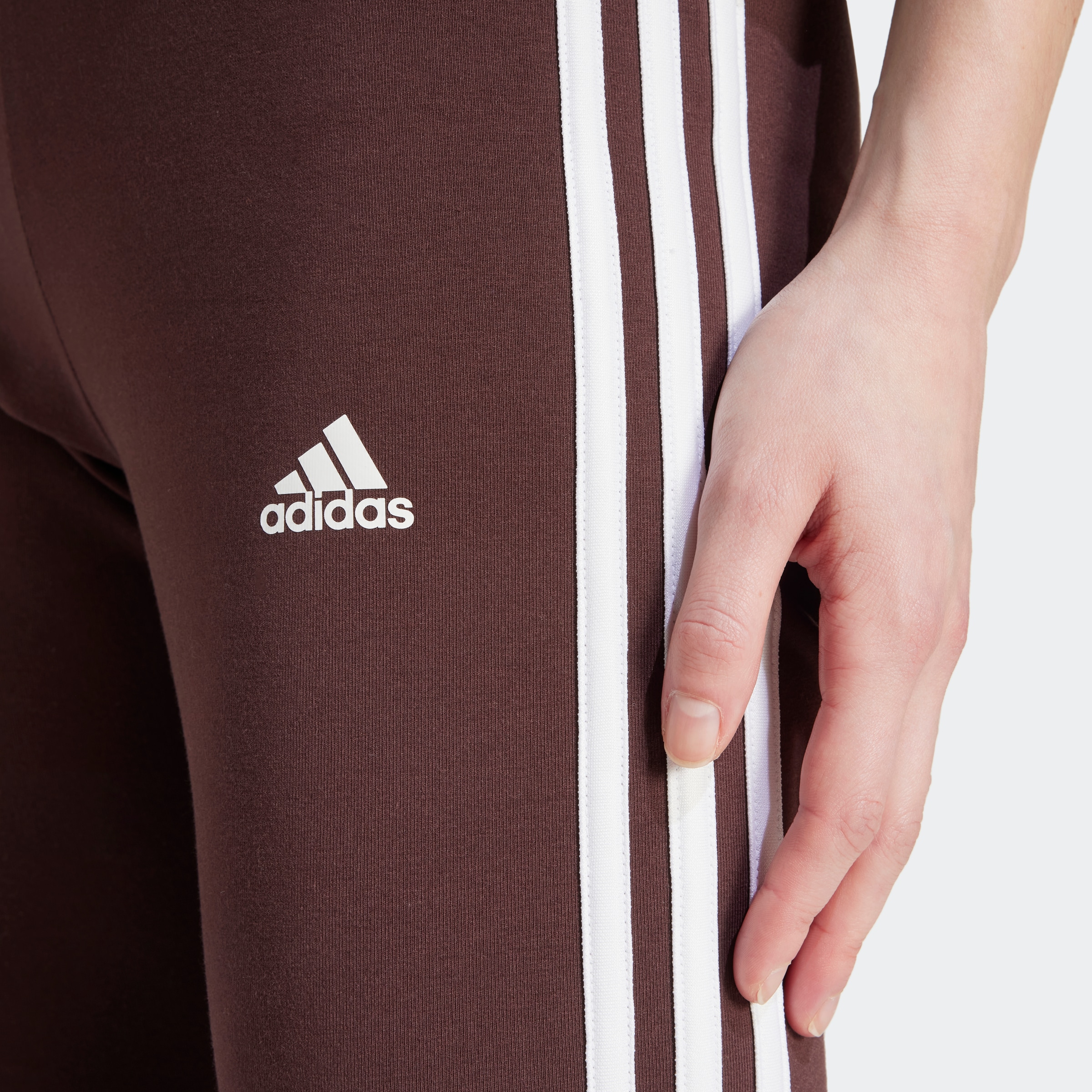 adidas Sportswear Shorts »ESSENTIALS 3STREIFEN KURZE TIGHT«, (1 tlg.)