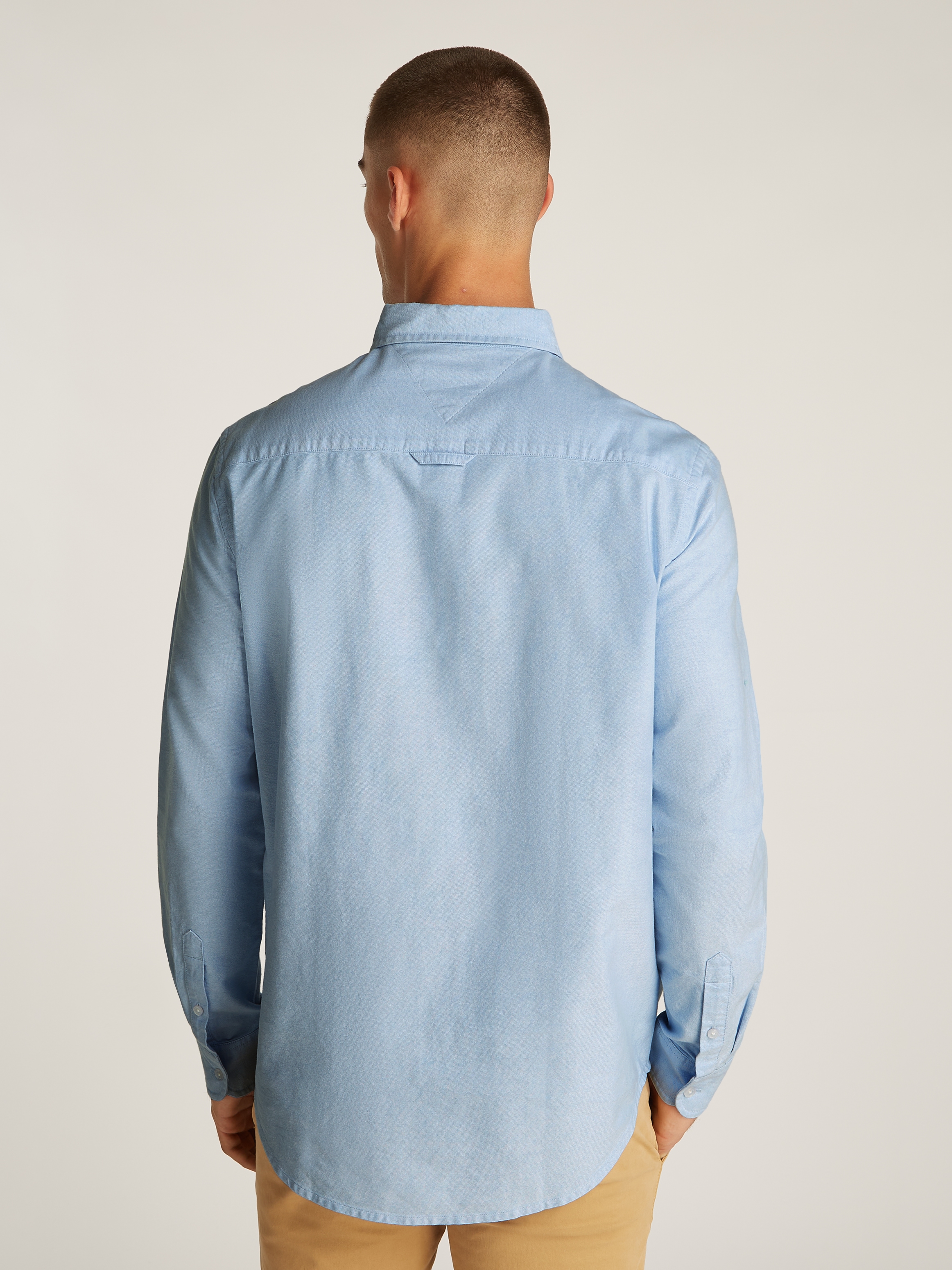 Tommy Jeans Langarmhemd »TJM REG OXFORD SHIRT EXT«, mit Logostickerei
