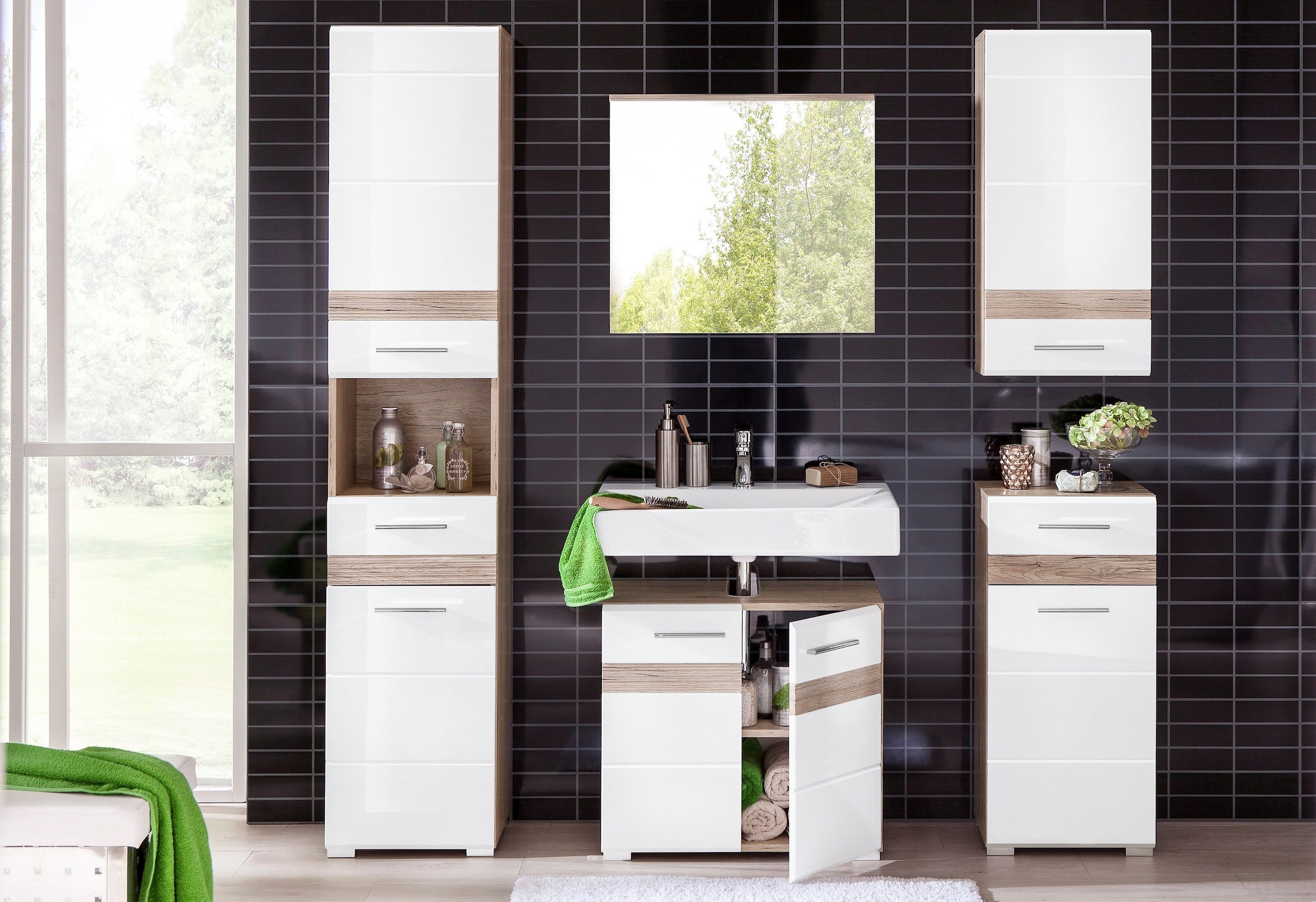 welltime Badspiegel »Toulon«, Wandspiegel mit Echtholzoptik-Detail - Masse (B/T/H) 60/2/55 cm