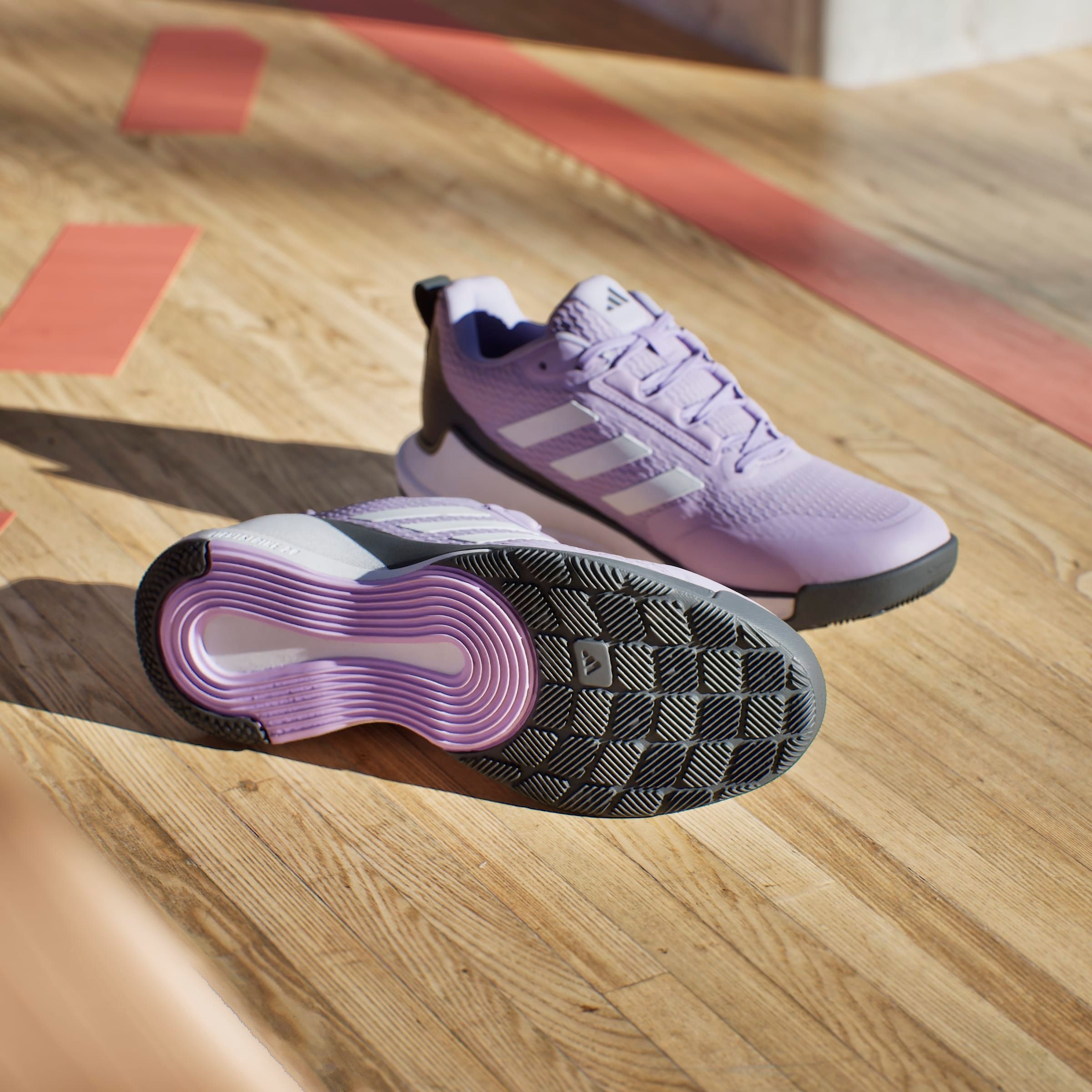 adidas Performance Hallenschuh »NOVAFLIGHT 2 INDOOR«, besonders geeignet für Volleyball und Basketball