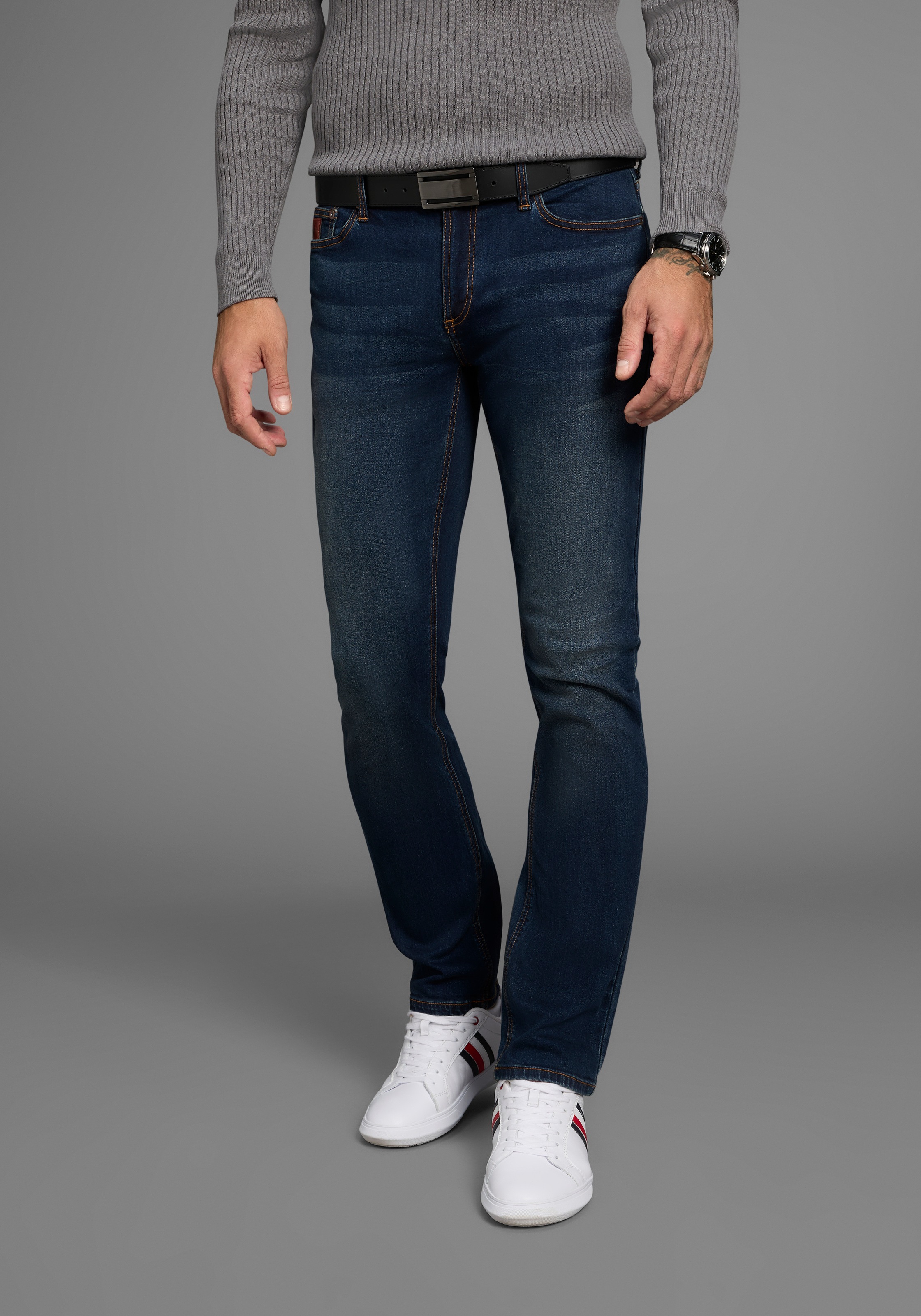Bruno Banani Straight-Jeans »Hutch« gerade geschnittenes Bein, niedrige Leibhöhe, reguläre Passform