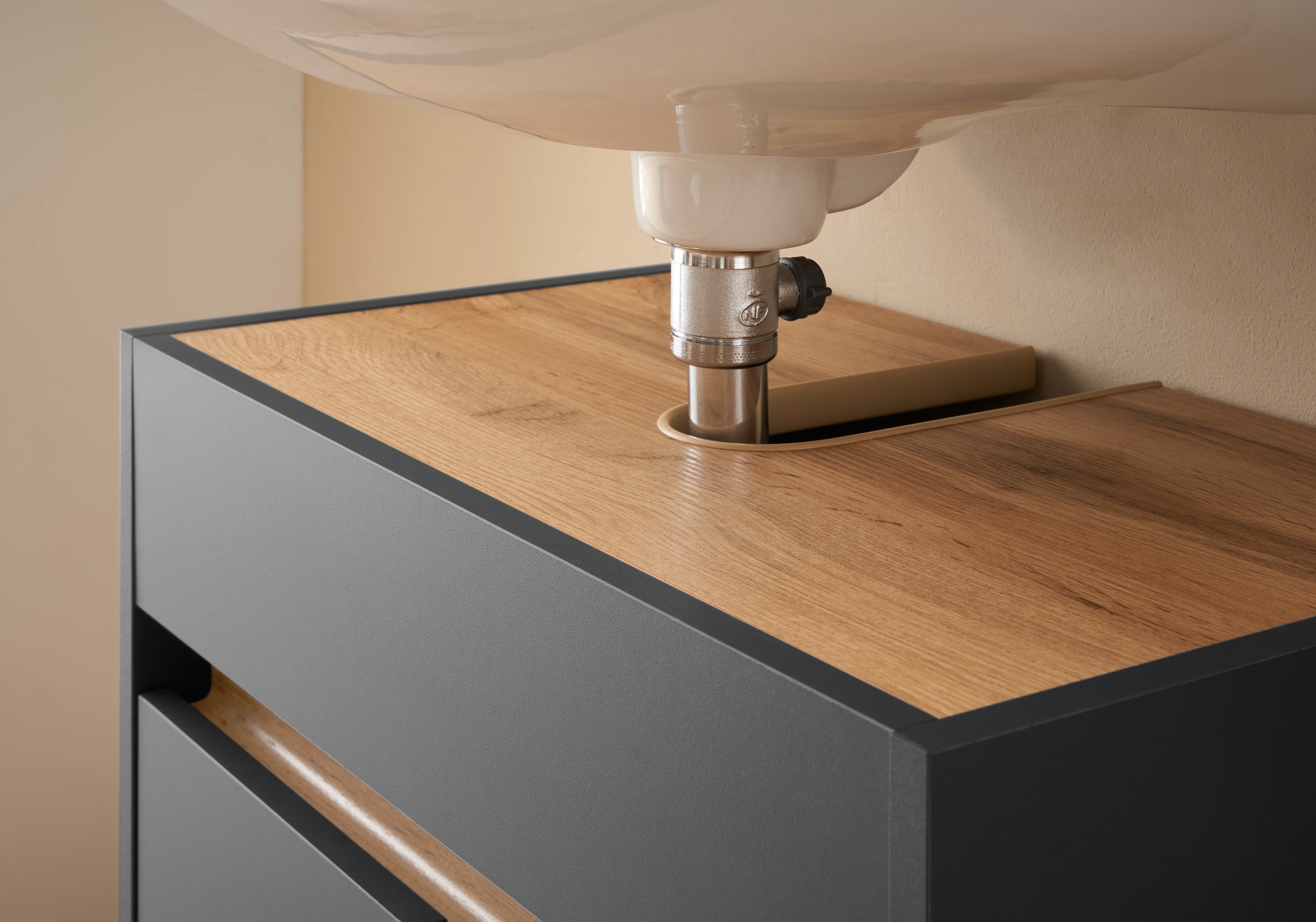 INOSIGN Waschbeckenunterschrank »CITY/GIRON, Waschtisch mit Griffmulde, Badschrank in zeitlosem Design«, in den Farben Weiss und Anthrazit verfügbar, viel Stauraum