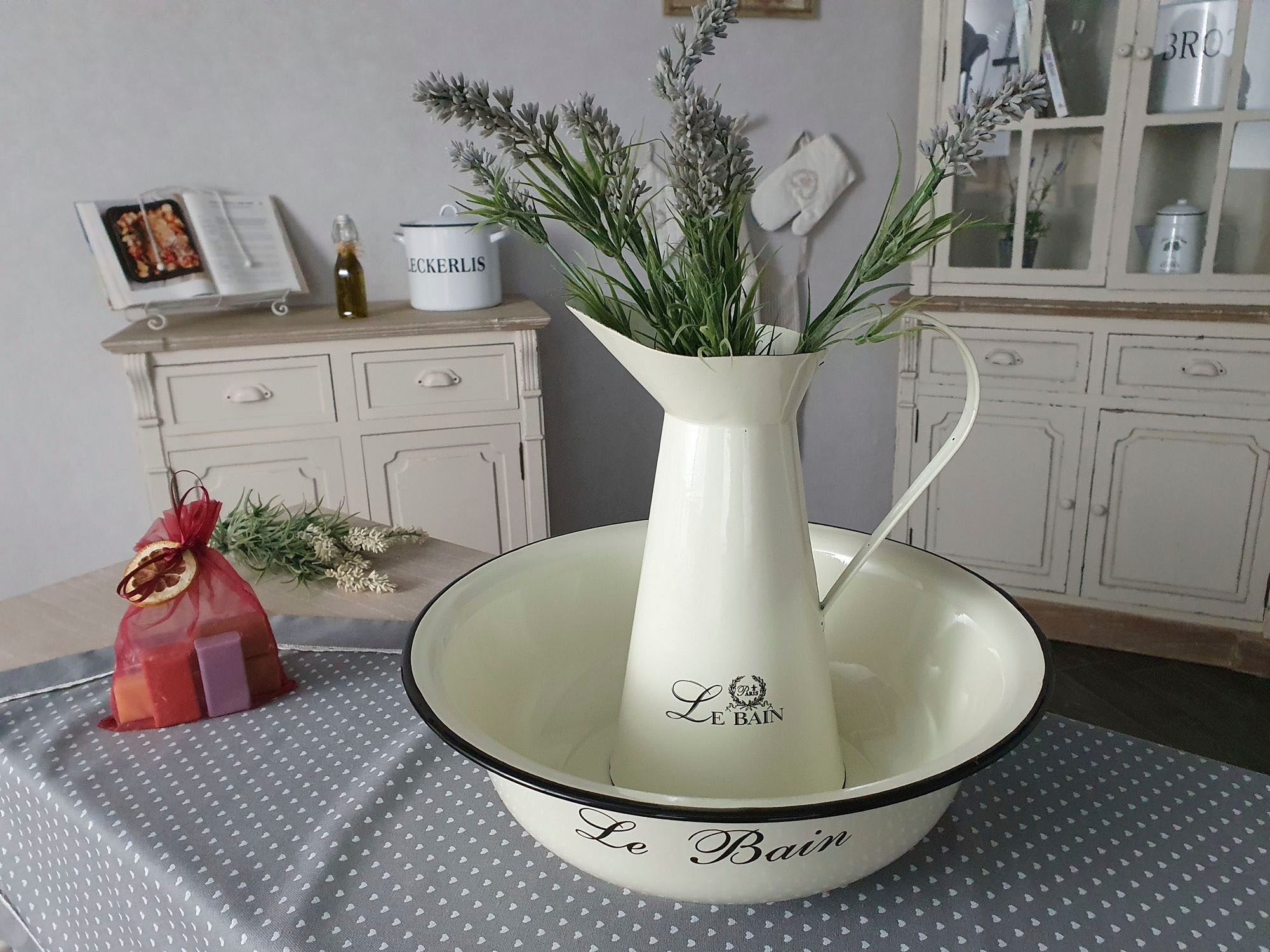 Ambiente Haus Kanne »Krug aus Emaille in Antikcreme (H) 26 cm«, (1 St.)