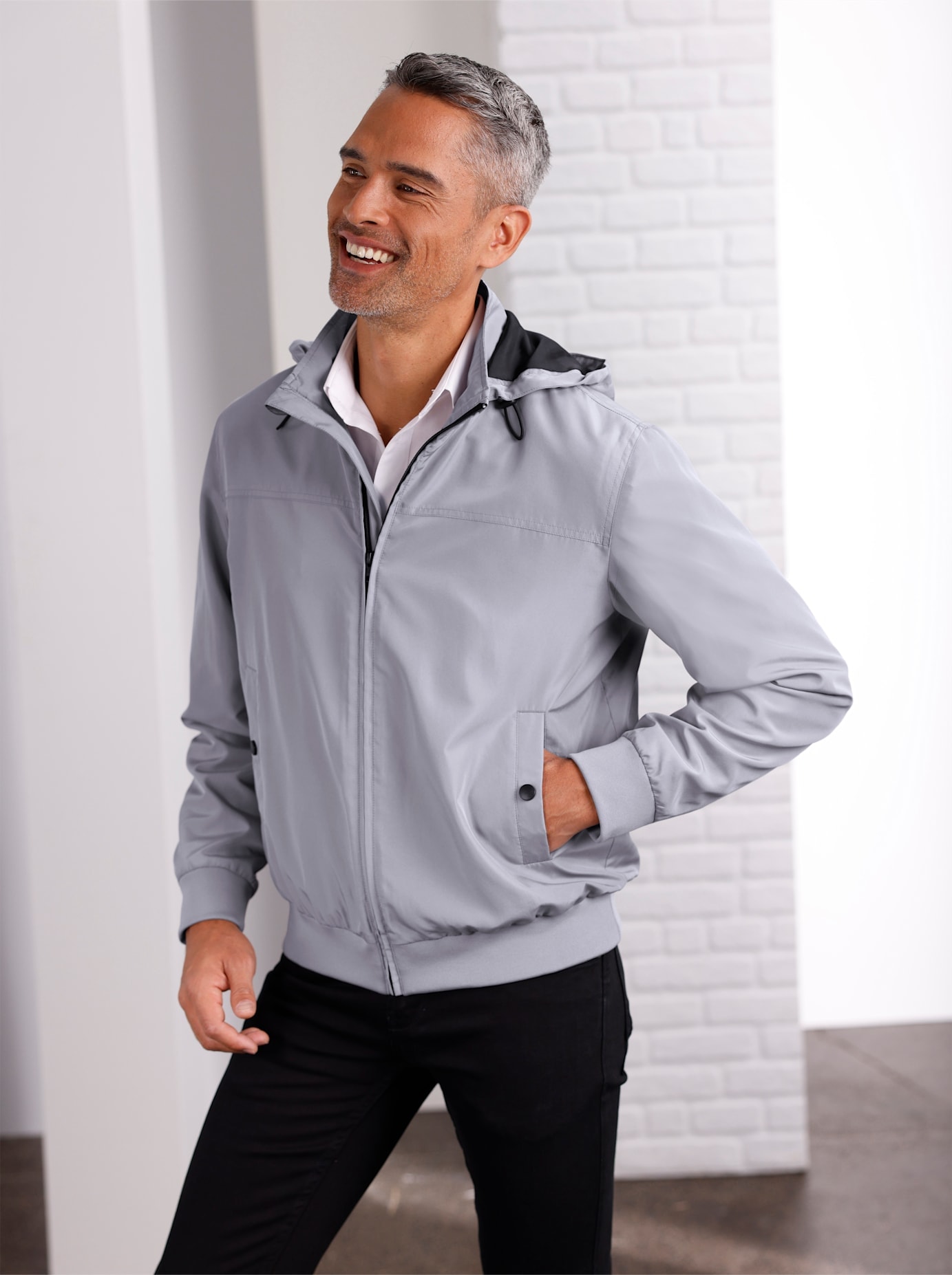 Classic Blouson mit Kapuze