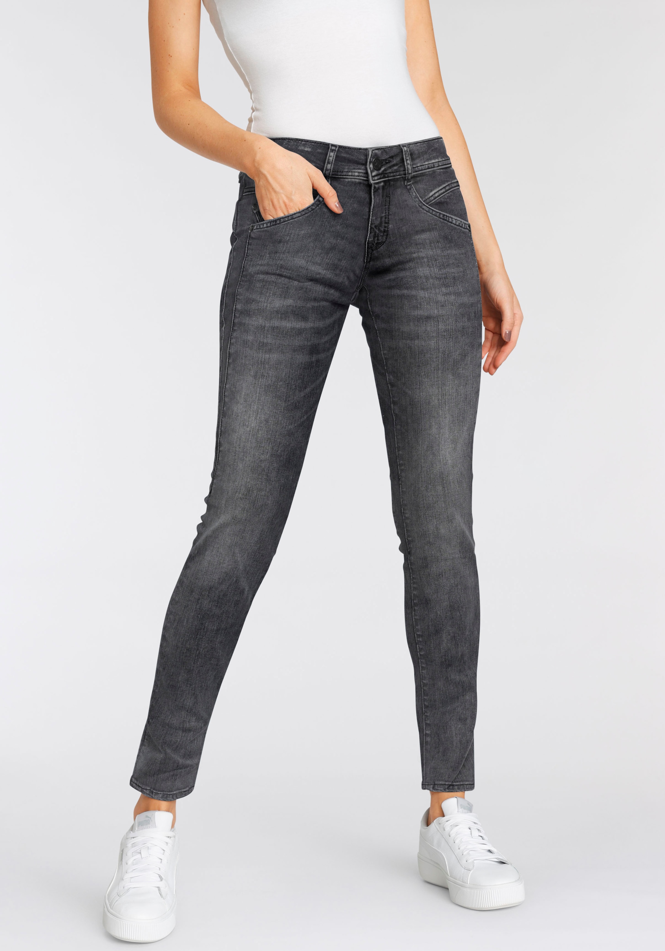 Herrlicher Slim-fit-Jeans »GINA RECYCLED DENIM«, mit seitlichem Keileinsatz