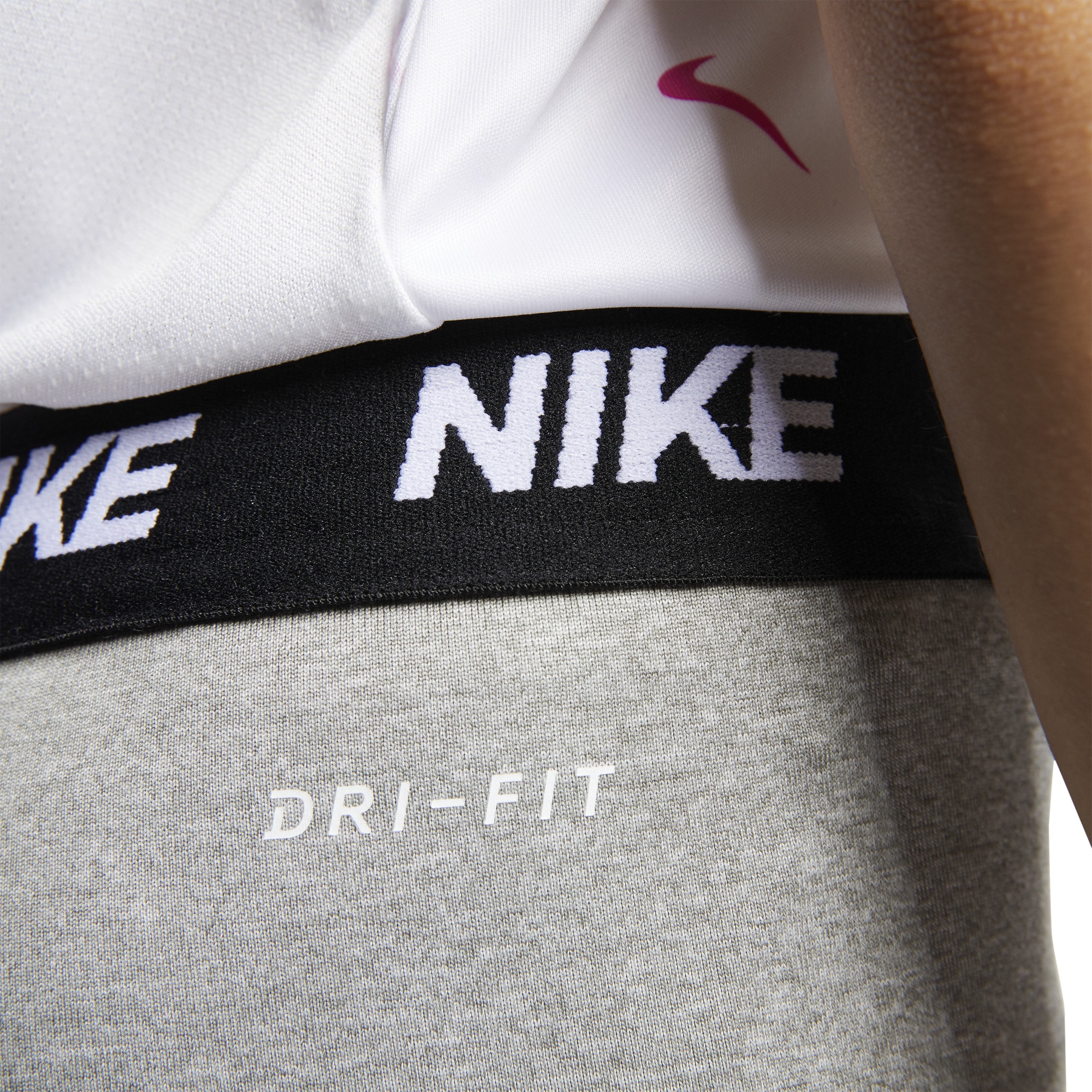 Nike Sportswear Leggings »NKG SPORT ESSENT PRTD LEGGING«, (1 tlg.), für Kinder