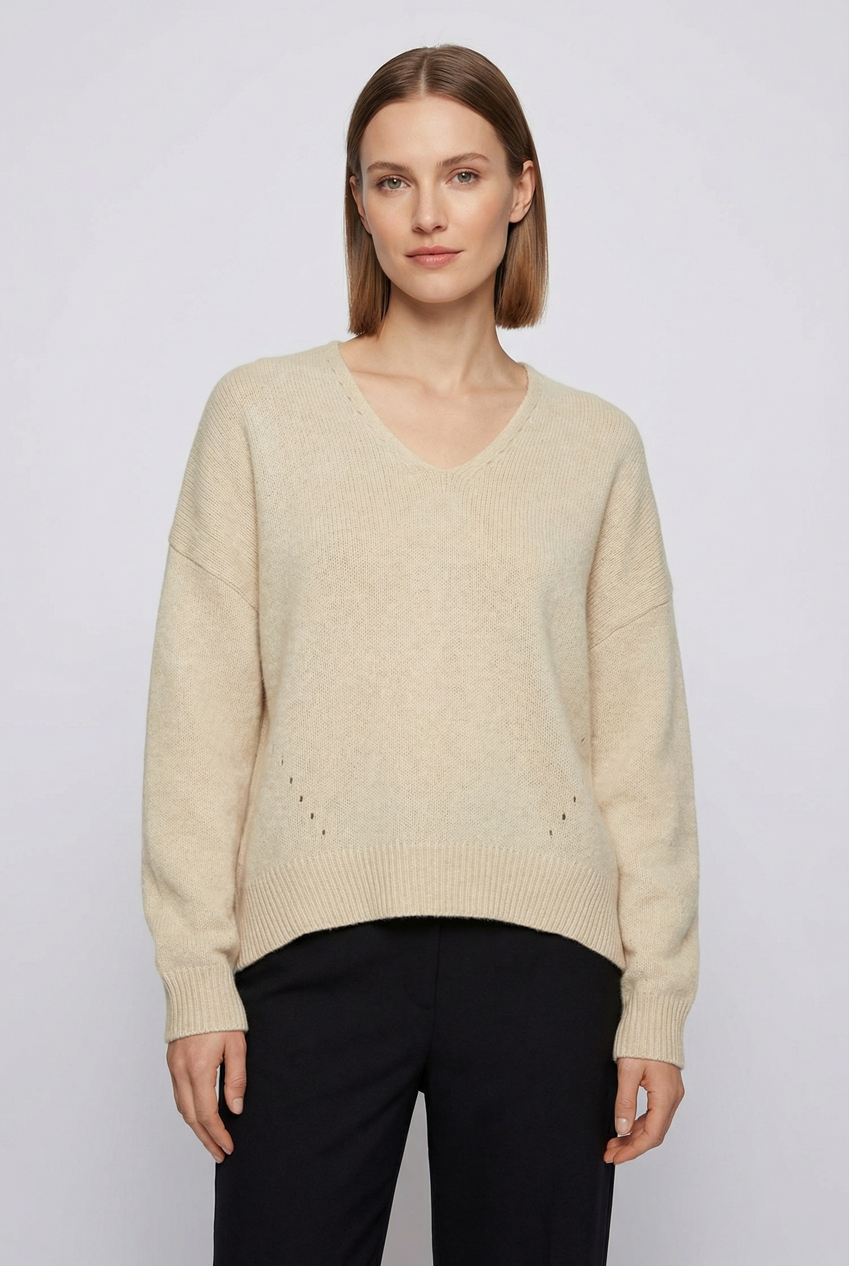 BOSS ORANGE Strickpullover "Fondyssa Premium Damenmode" im Relaxed Fit, V-Ausschnitt