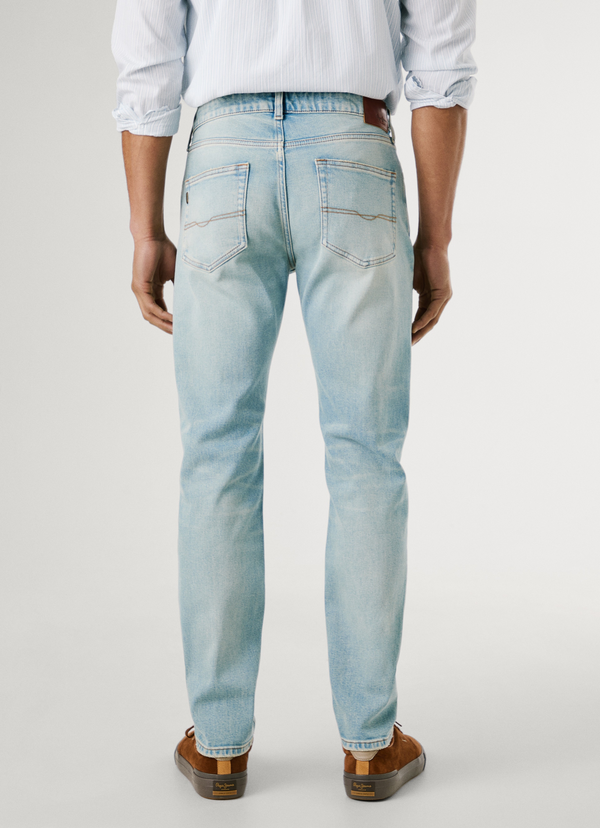 Pepe Jeans Tapered-fit-Jeans »TAPERED JEANS STANLEY«, Ziernähte an den Gesässtaschen