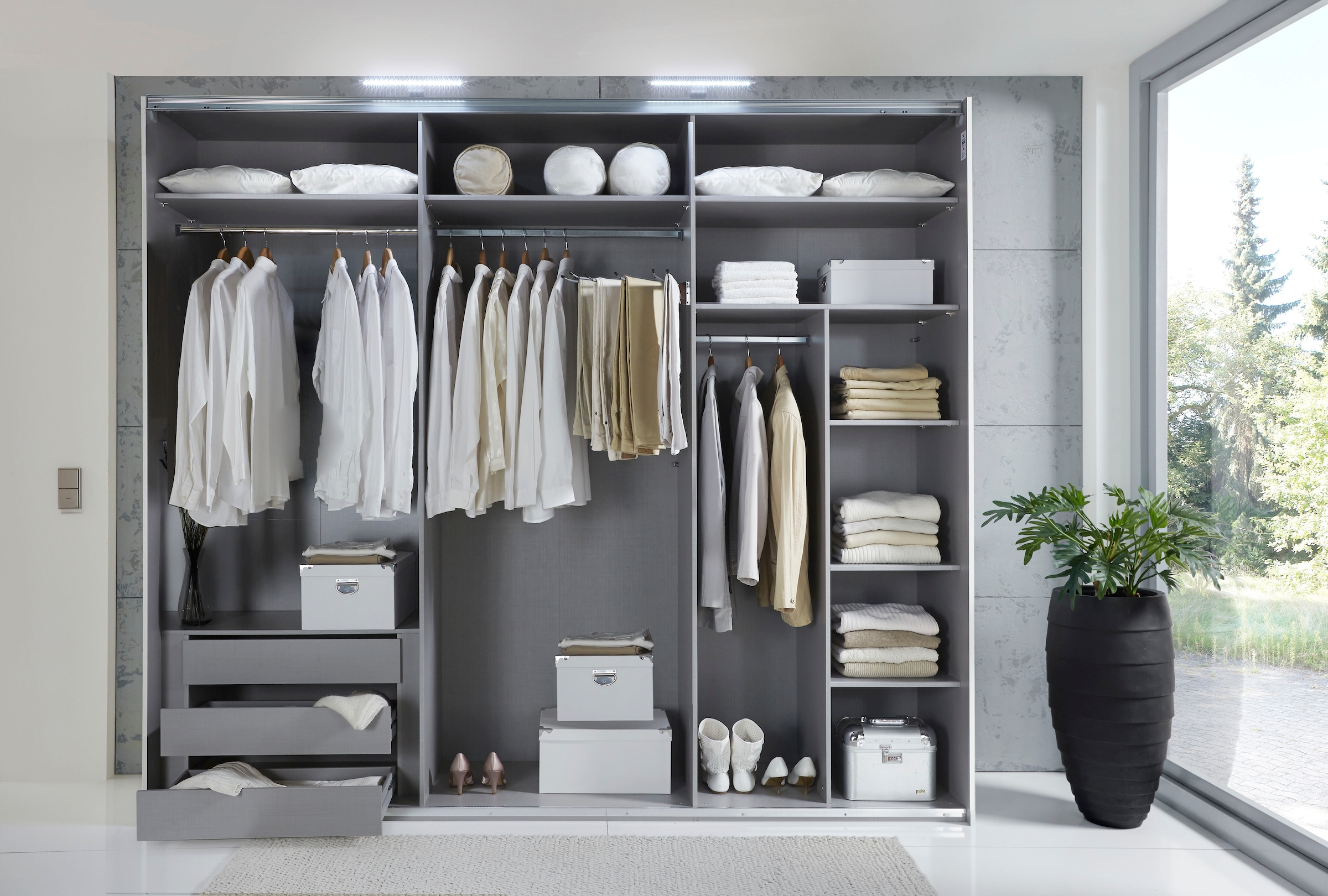 Wimex Kleiderschrank »Indiana by fresh to go, wahlweise mit oder ohne Spiegel«, (INKLUSIVE Innenausstattung und Selbsteinzug für die Türen), grosse Breiten250 oder 300cm, mit oder ohne Glasfront, Made in Germany