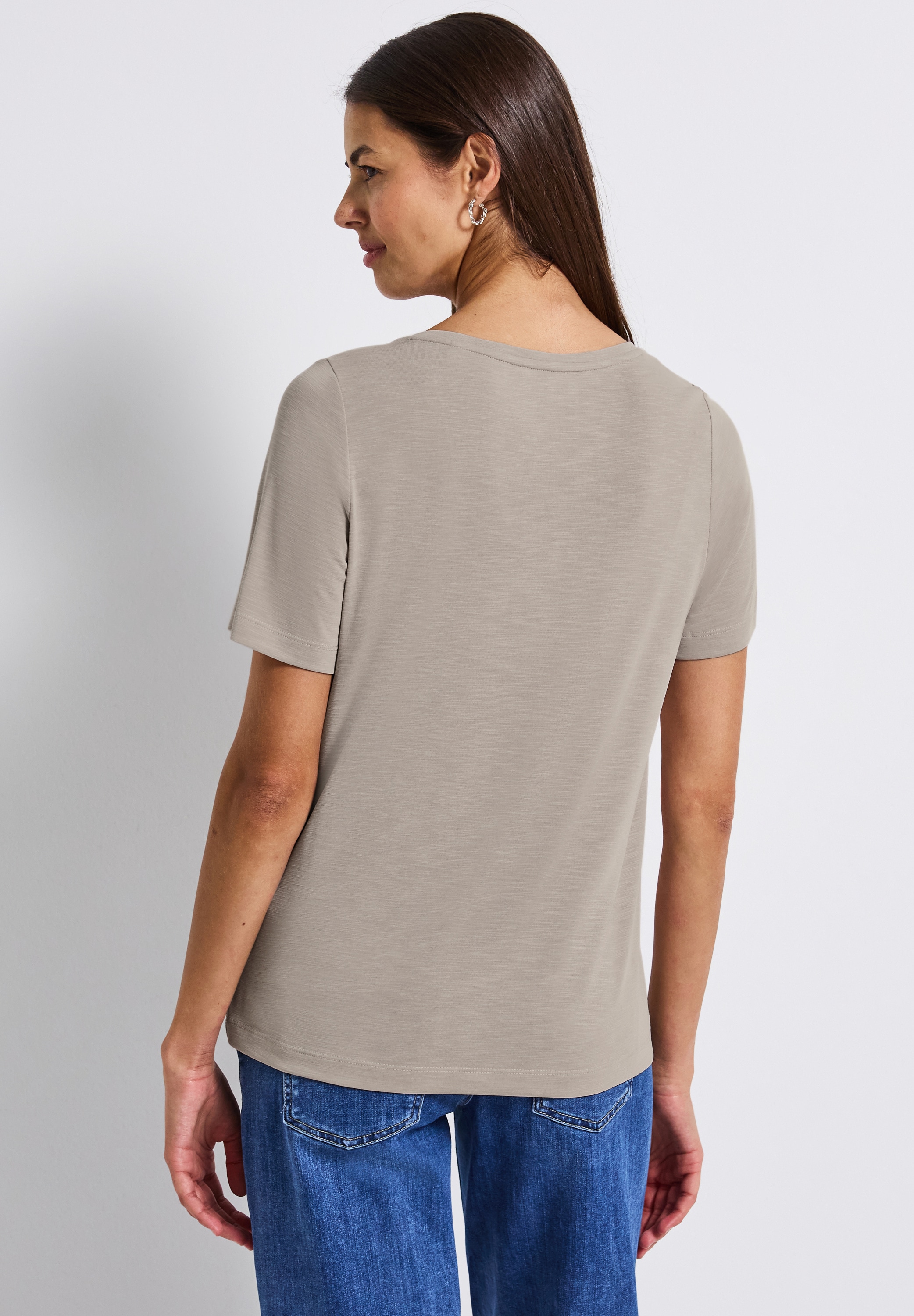 STREET ONE T-Shirt, mit Schmuckdetails und V-Ausschnitt