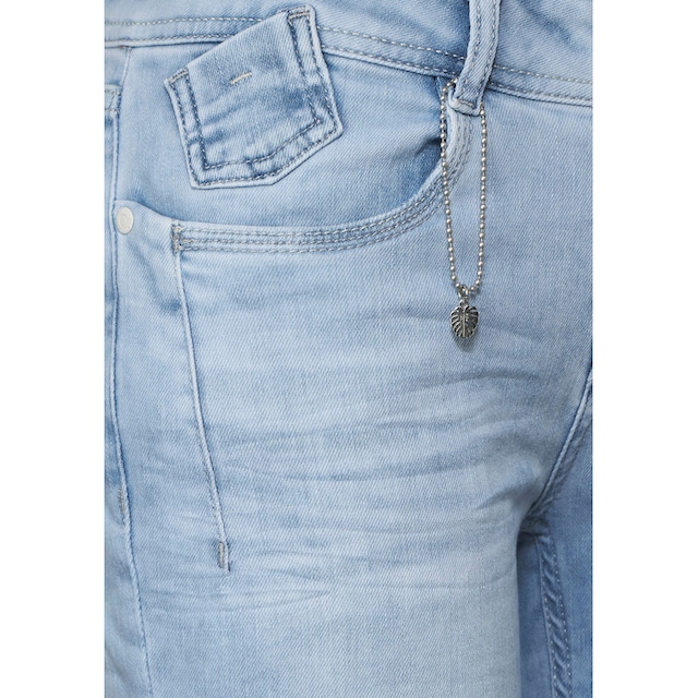 STREET ONE 3/4-Jeans, in hellblauer Waschung mit leichtem Bleaching online  shoppen bei Jelmoli-Versand Schweiz