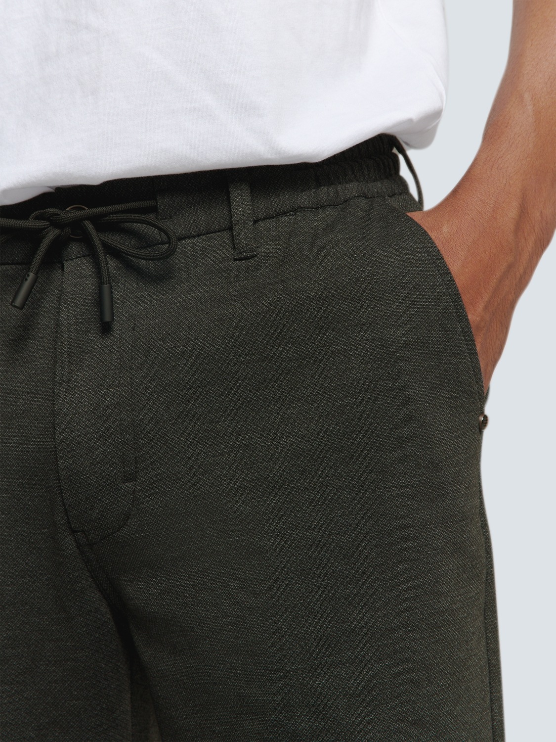 NO EXCESS Chinohose, in melierter Optik, mit Kordelzug
