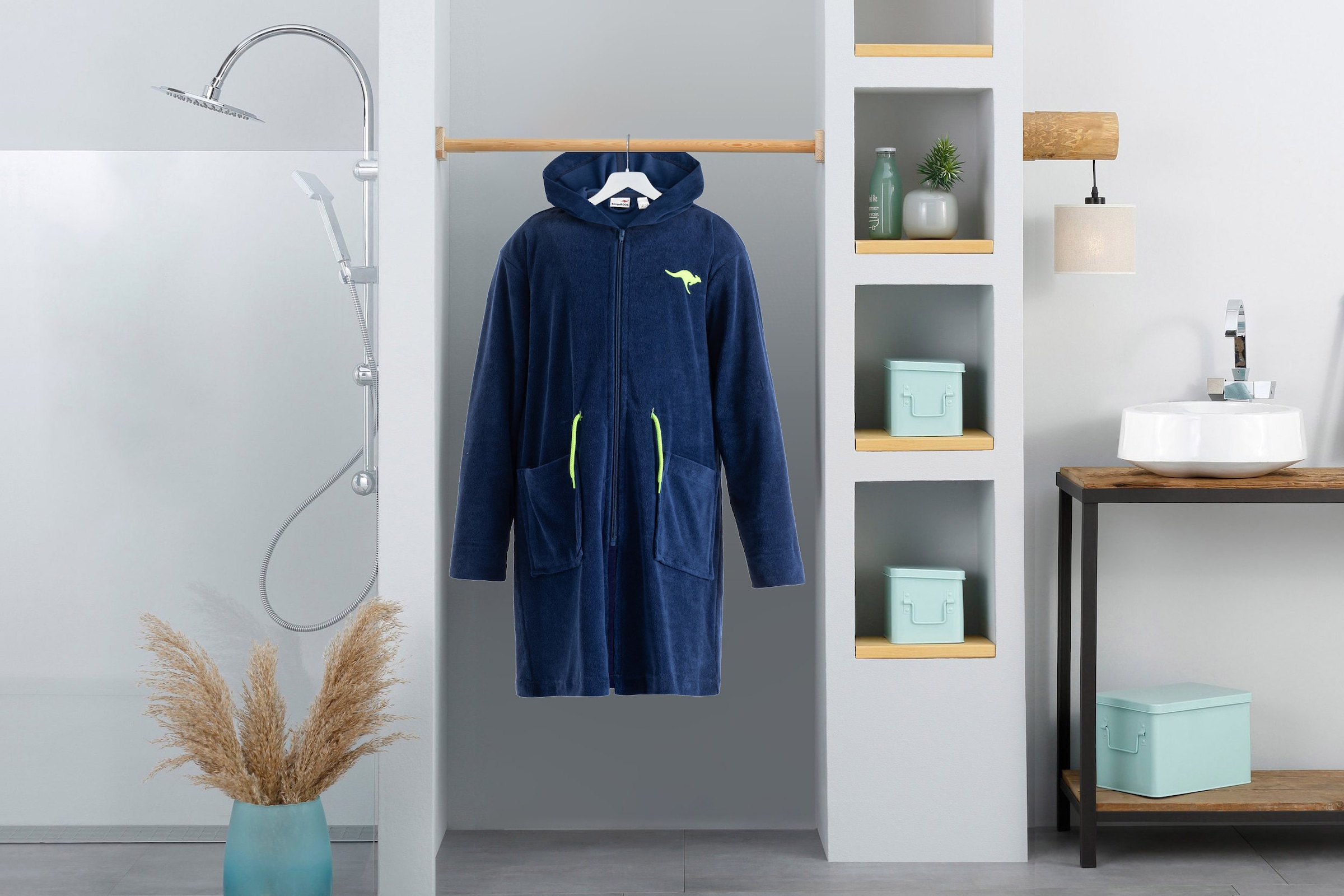 KangaROOS Kinderbademantel »Kira, Ideal für Zuhause, Schwimmbad oder im Urlaub«, (1 St.), modernen, sportliches Design, leuchtenden Akzenten