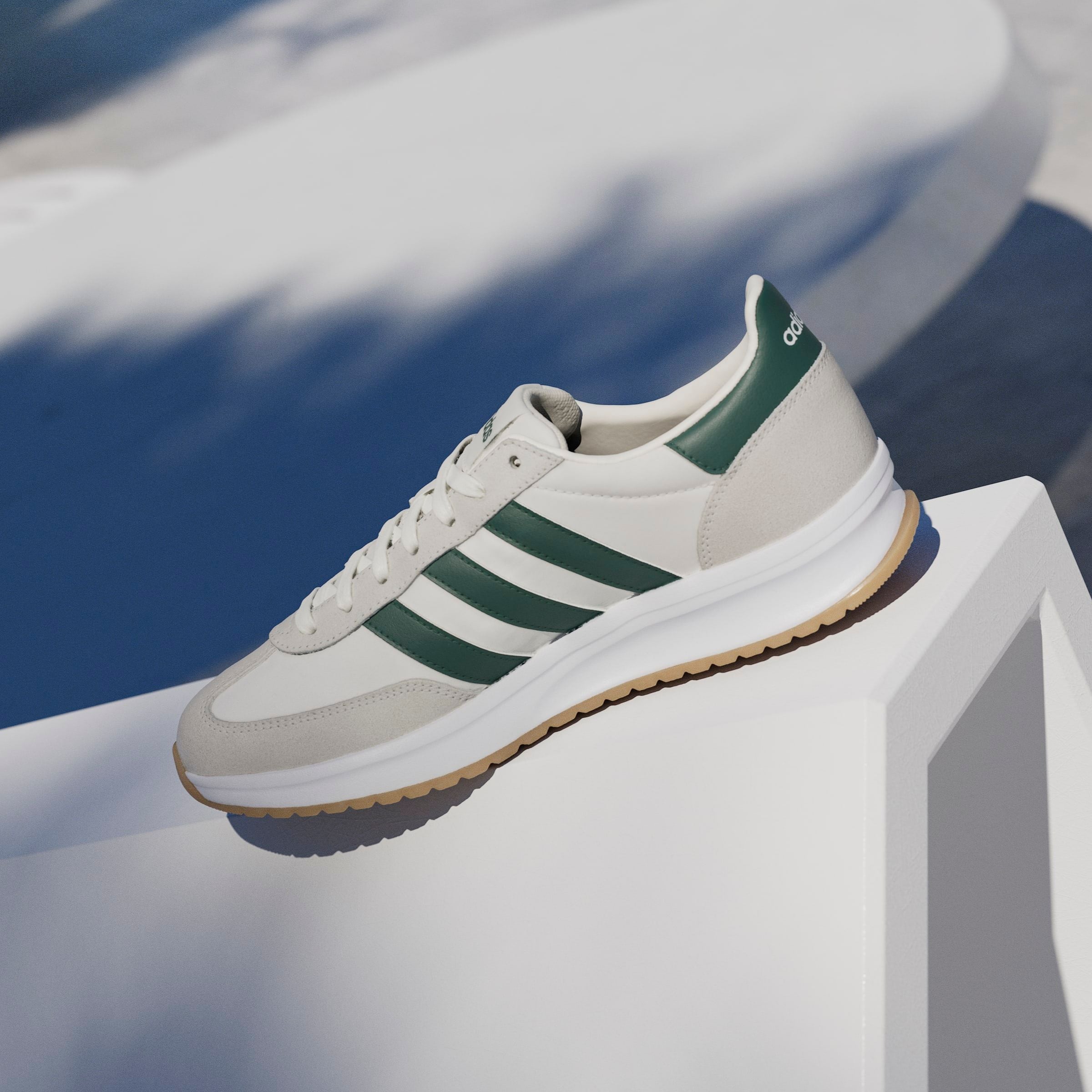 adidas Sportswear Sneaker »RUN 70S 2.0«, inspiriert vom Design des adidas SL72