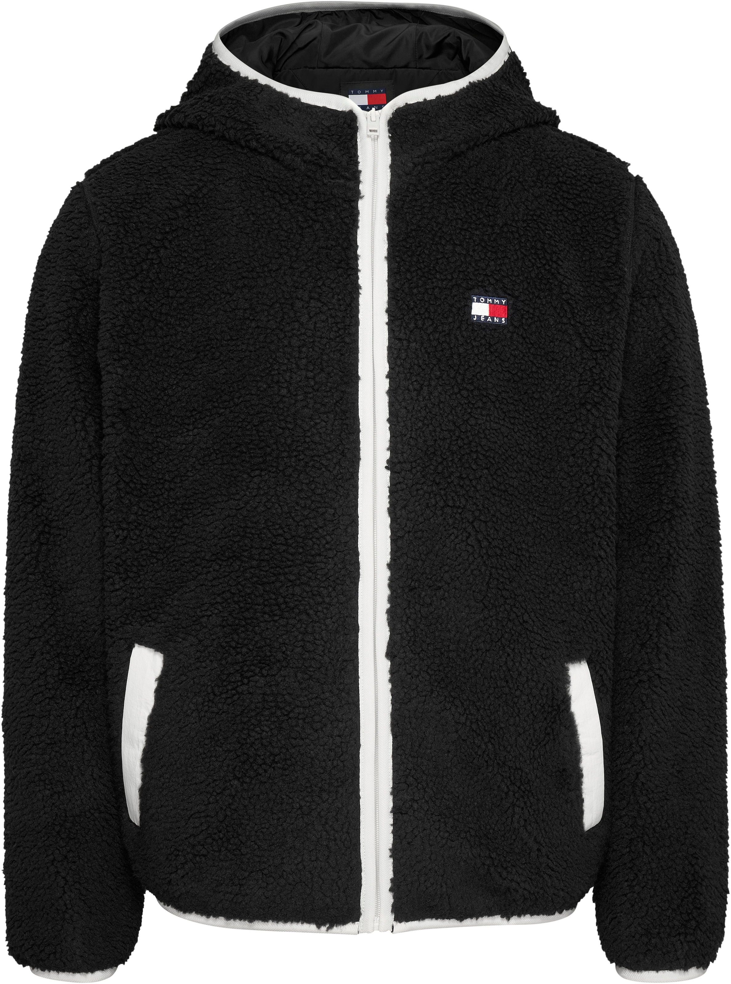Tommy Jeans Plüschjacke »TJM REG BADGE TEDDY ZIP TRU EXT«, mit Kapuze, mit Logopatch, leicht überschnittene Schultern