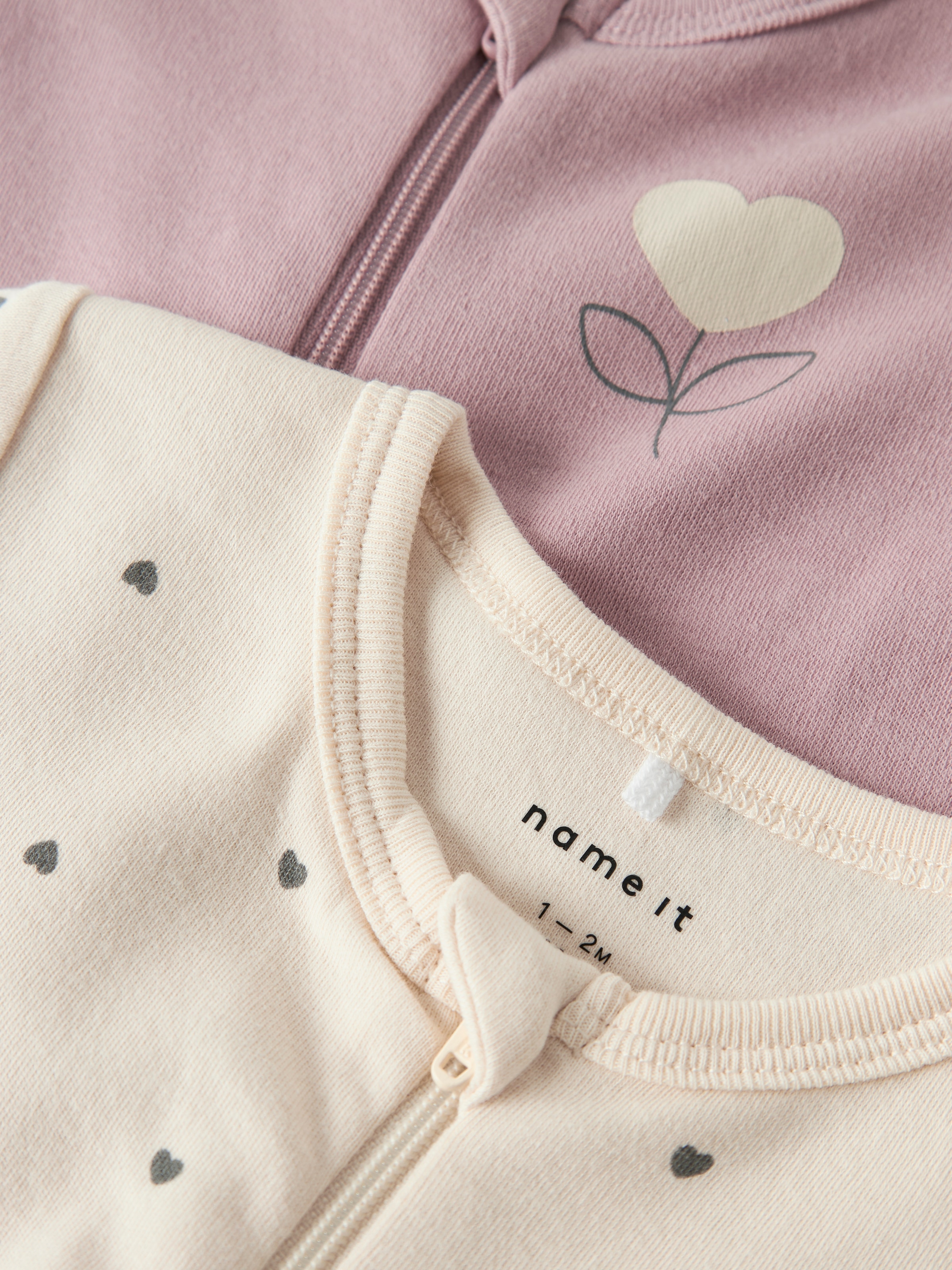 Name It Pyjama »NBFNIGHTSUIT 2P ZIP FF HEART NOOS«, (Packung, 2 tlg.)