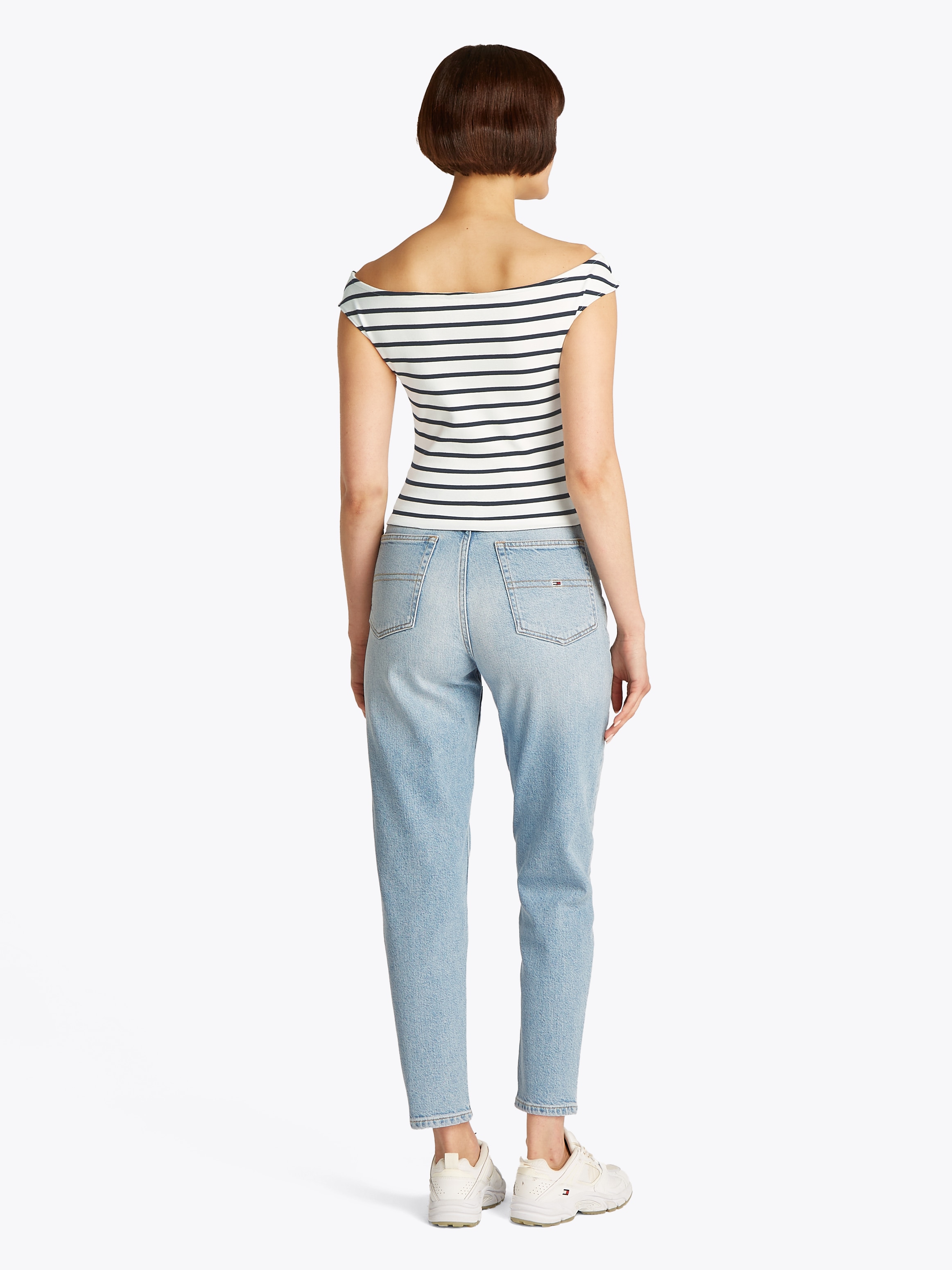Tommy Jeans Tanktop »TJW BOAT NECK TOP SS EXT«, mit Logostickerei