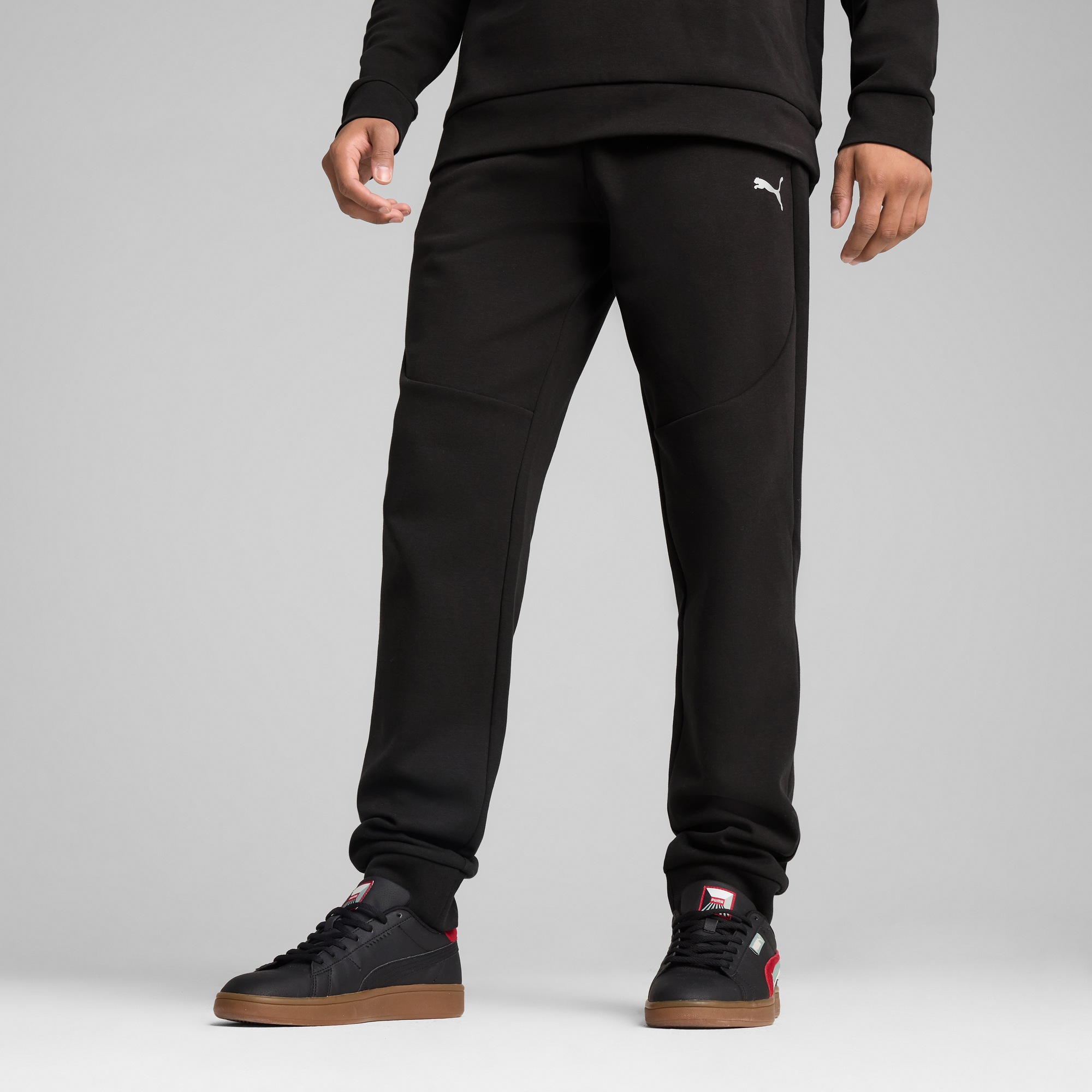 PUMA Trainingshose »TECH PANTS DK CL« mit Eingrifftaschen, aus Shellmaterial