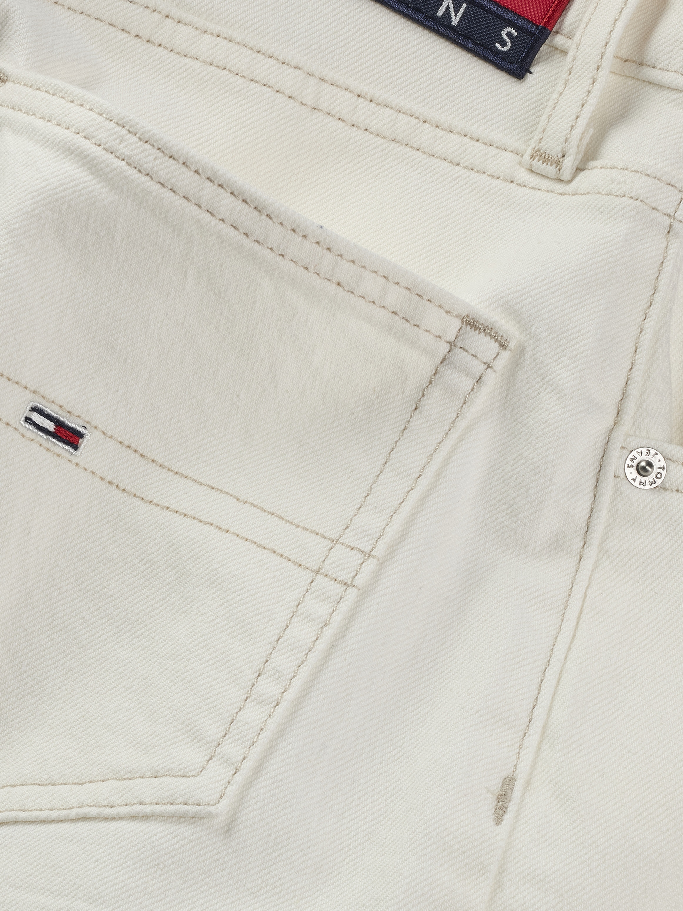 Tommy Jeans Mom-Jeans »High waist - Mom-Jeans Tapered«, mit Logo-Stickereien, in knöchelfreier Länge