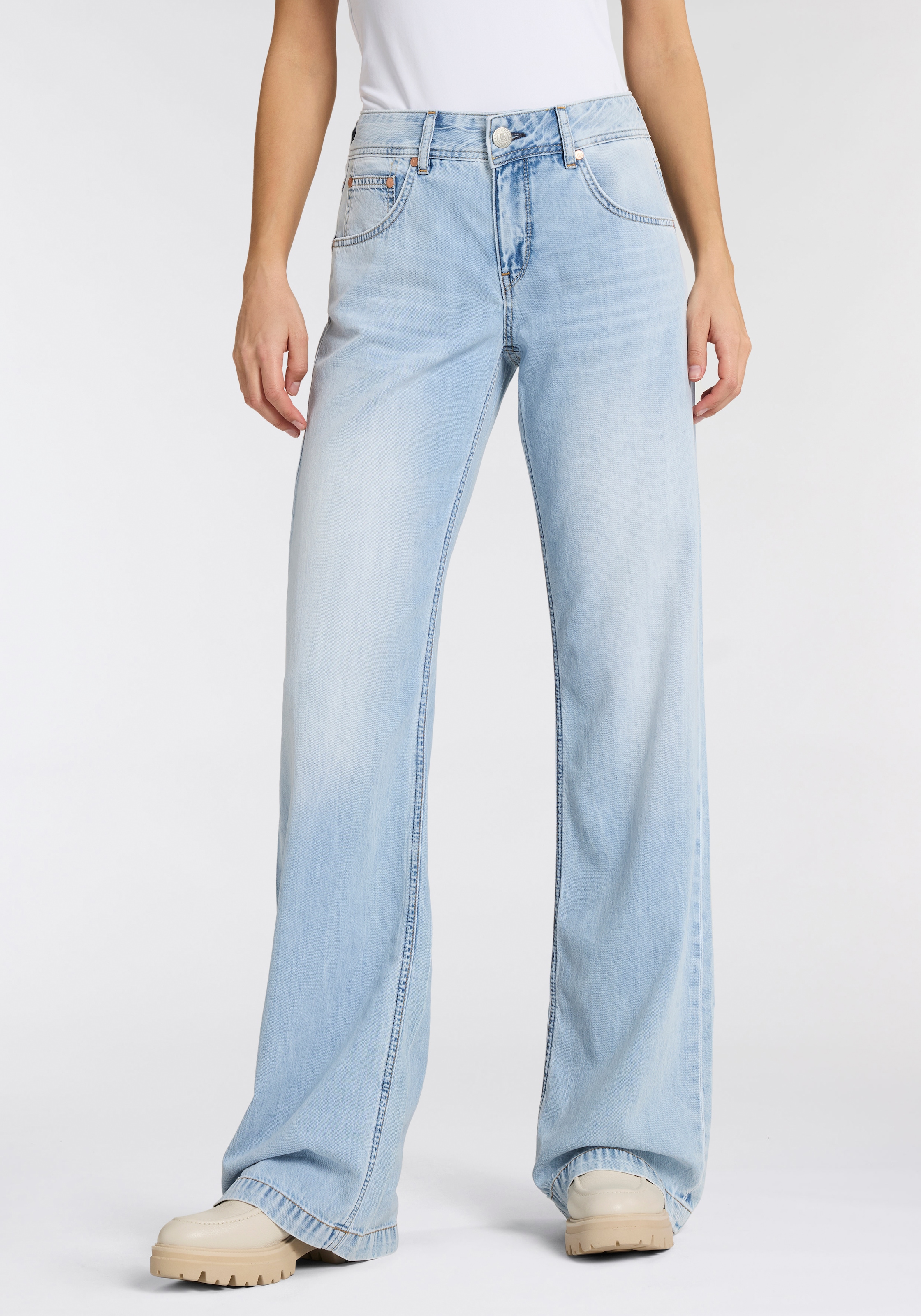 Herrlicher 5-Pocket-Jeans "Edna Denim Light" mit ausgestelltem Bein