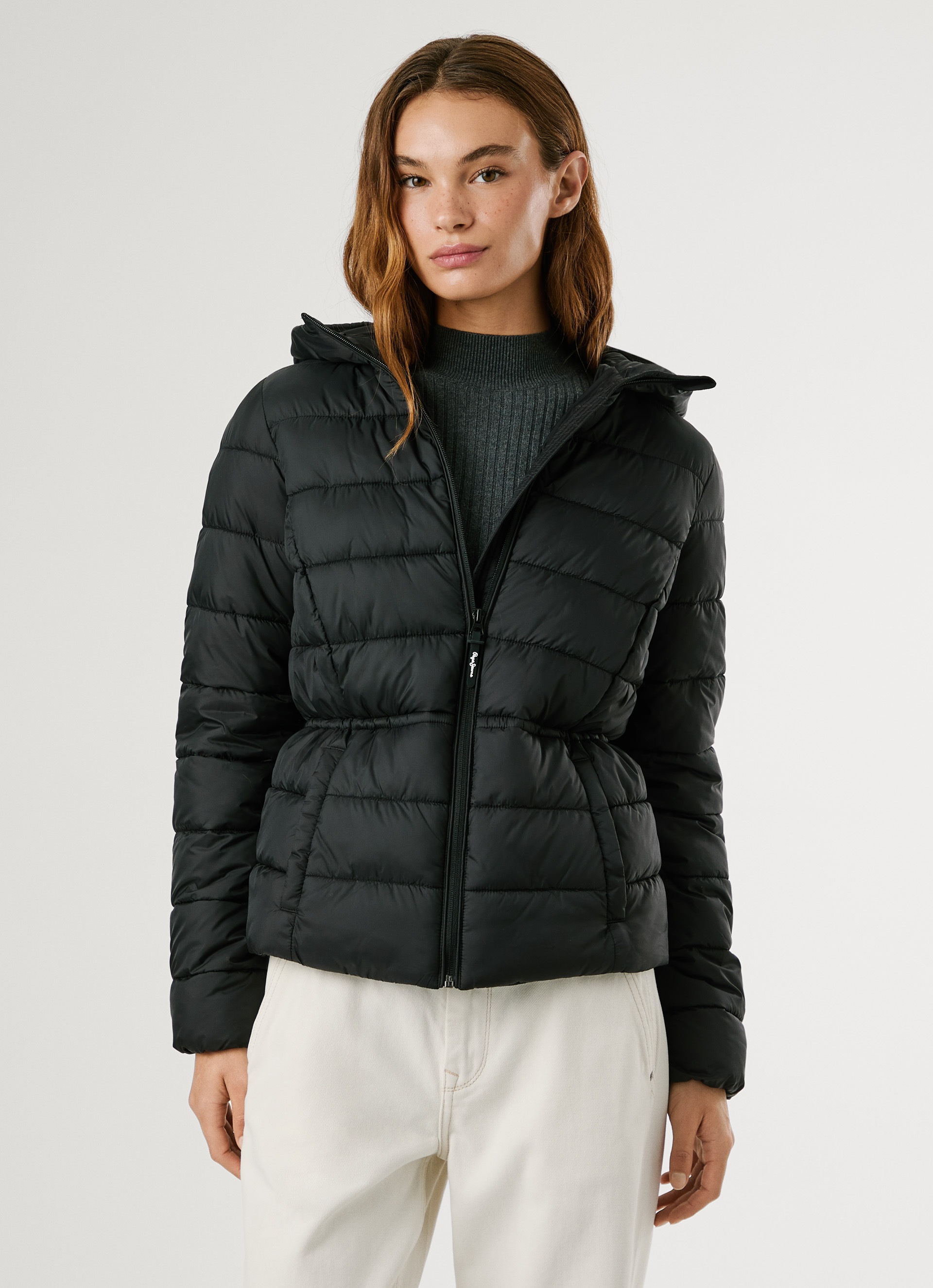Pepe Jeans Steppjacke "SALLY SHORT" mit Kapuze tailliert, mit verstellbarem Kordelzug