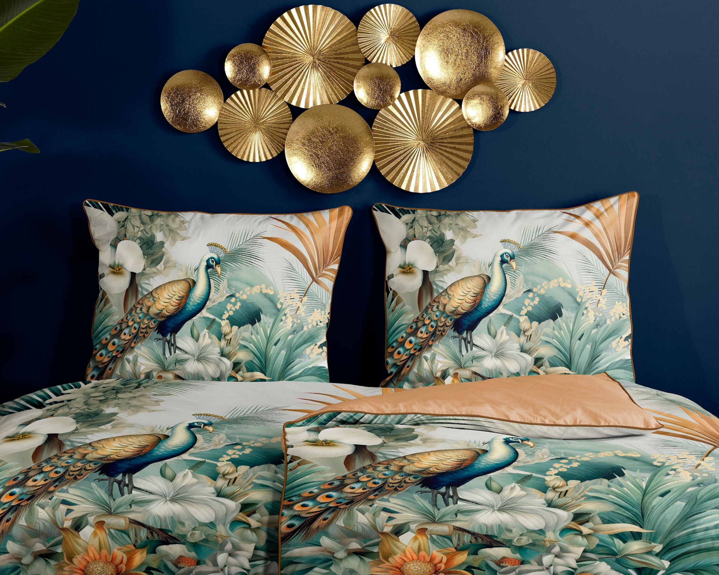 Descanso Wendebettwäsche »Dana1«, Mako Satin, 135x200, Biese, Reissverschluss, Wendeoptik, Blumen, Pfau