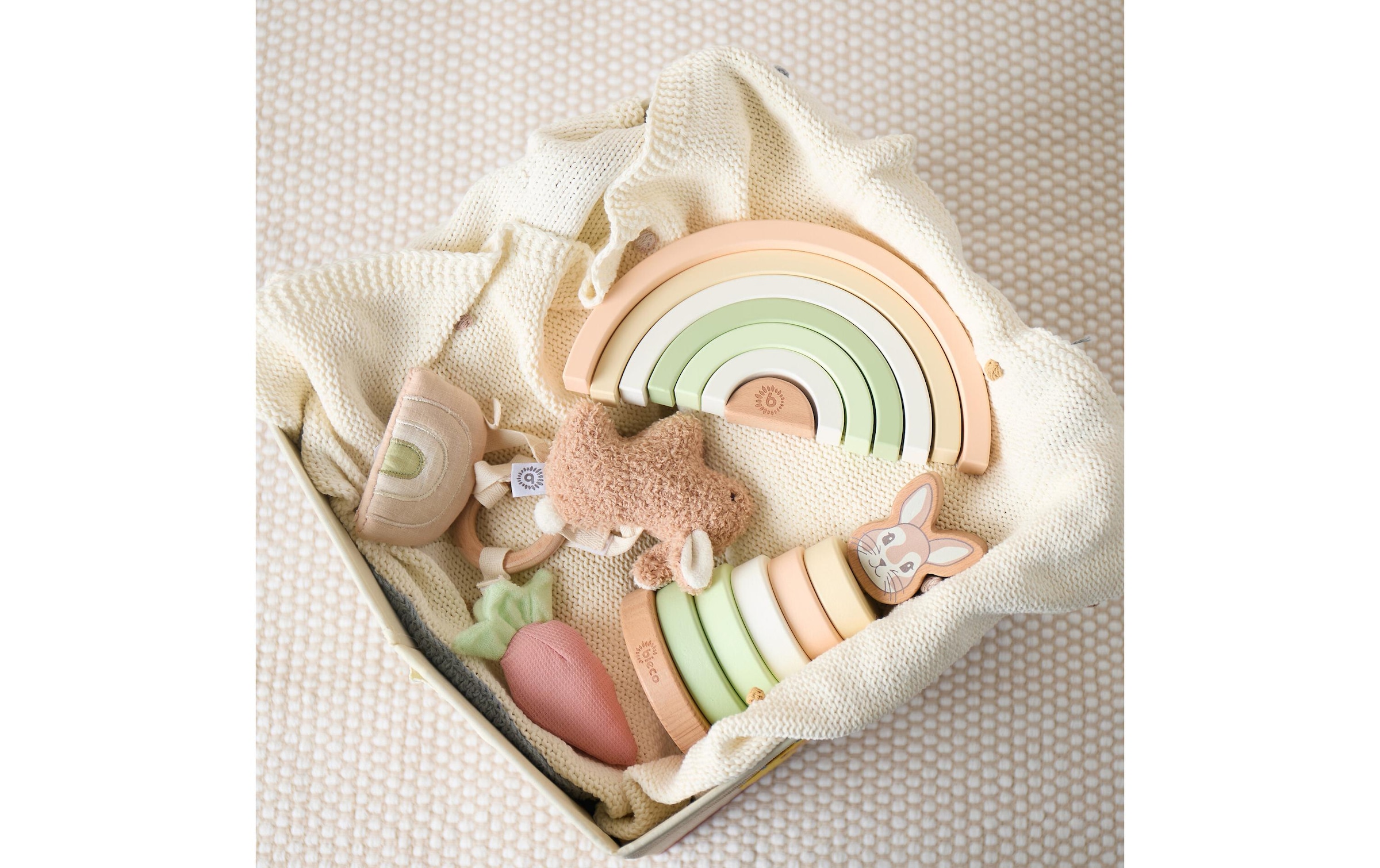 BIECO Stapelspielzeug »Regenbogen Hase Fine 24 cm x 12 cm x 2,5 cm«