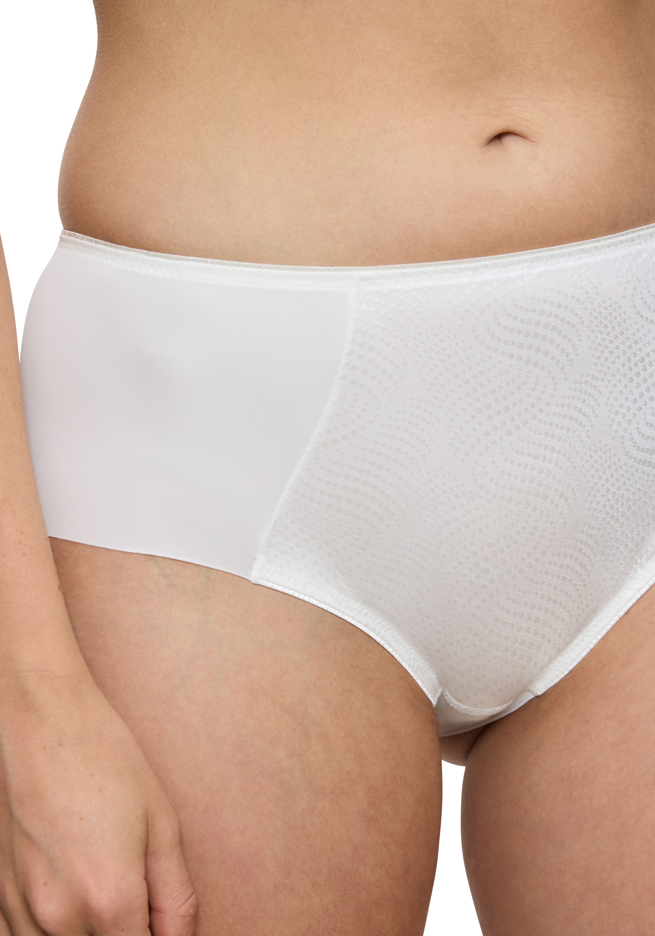 Triumph Hipster »Essential Minimizer«, schimmerndes Jacquard-Muster, Microfaser, breite Seitenpartie