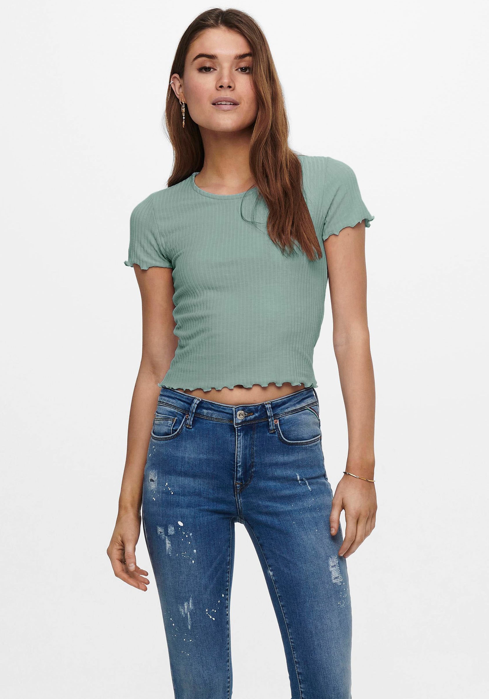 ONLY Rundhalsshirt "ONLEMMA S/S SHORT TOP NOOS JRS" Rundhals, modisch, regular fit, gewellter Abschluss, unifarben