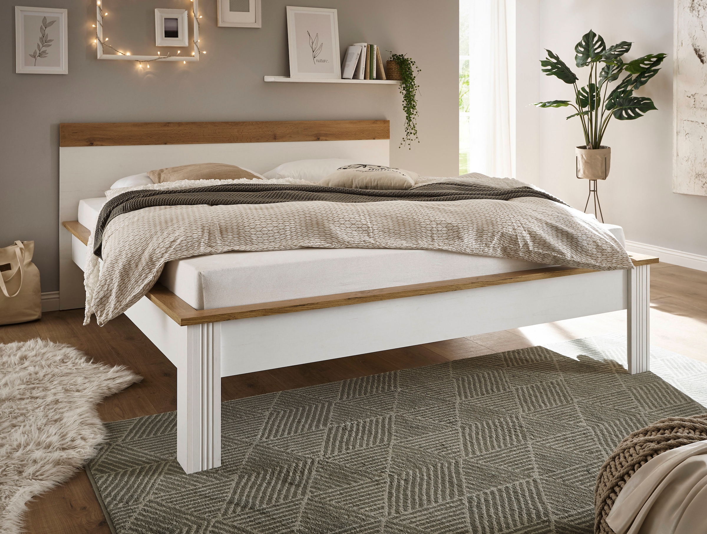 Home affaire Einzelbett »WESTMINSTER Bett im Landhausstil, Doppelbett, Bettgestell« in verschiedenen Farben verfügbar, Liegefläche 90/140/180x200 cm