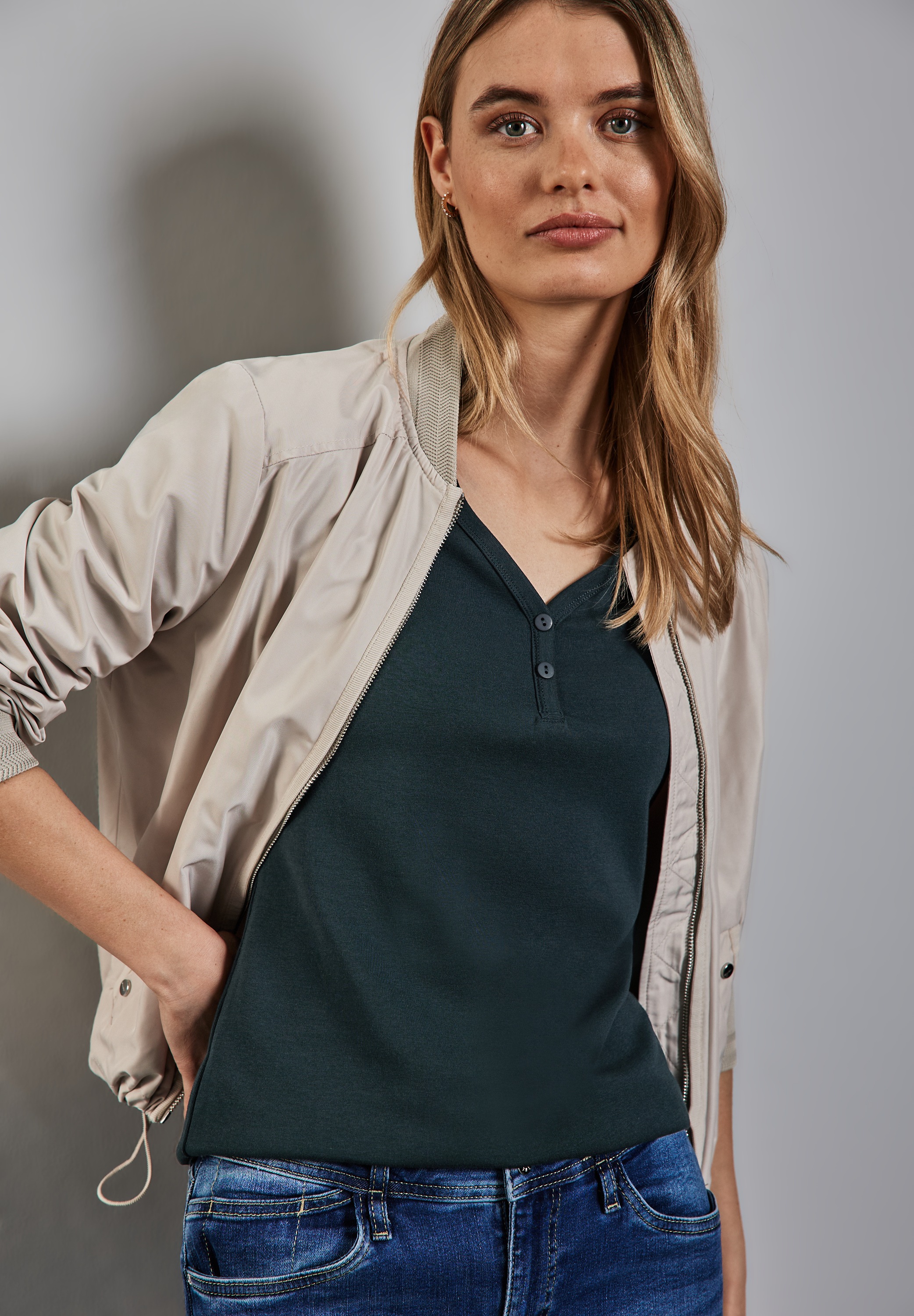 STREET ONE Langarmshirt, mit Knopfdetail