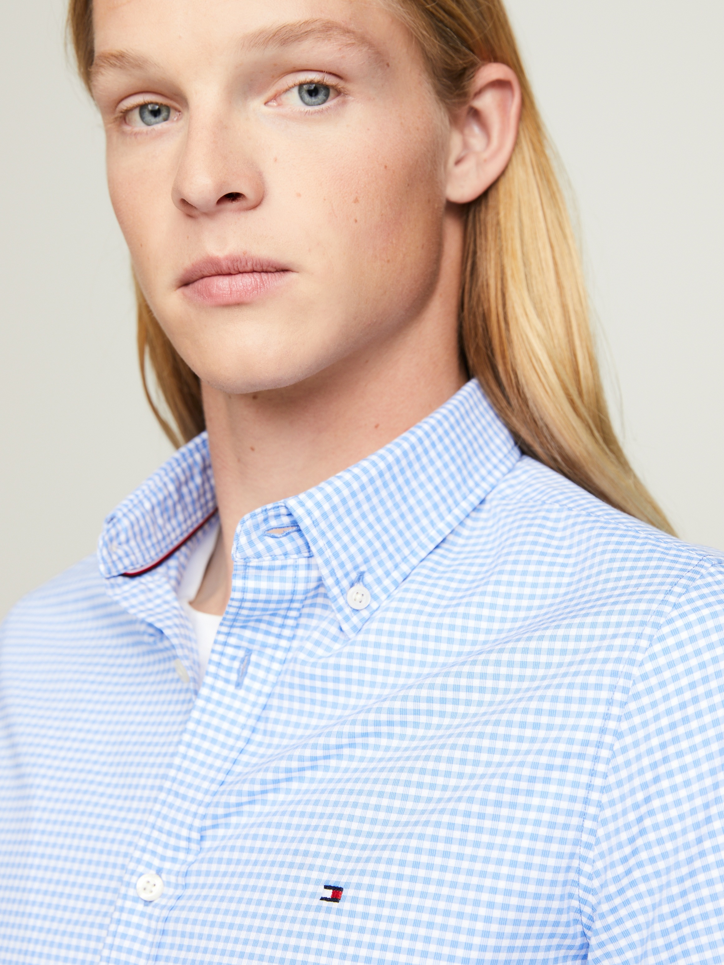 Tommy Hilfiger Karohemd »FLEX TEXTURED GINGHAM SF SHIRT«, mit kleiner Logostickerei