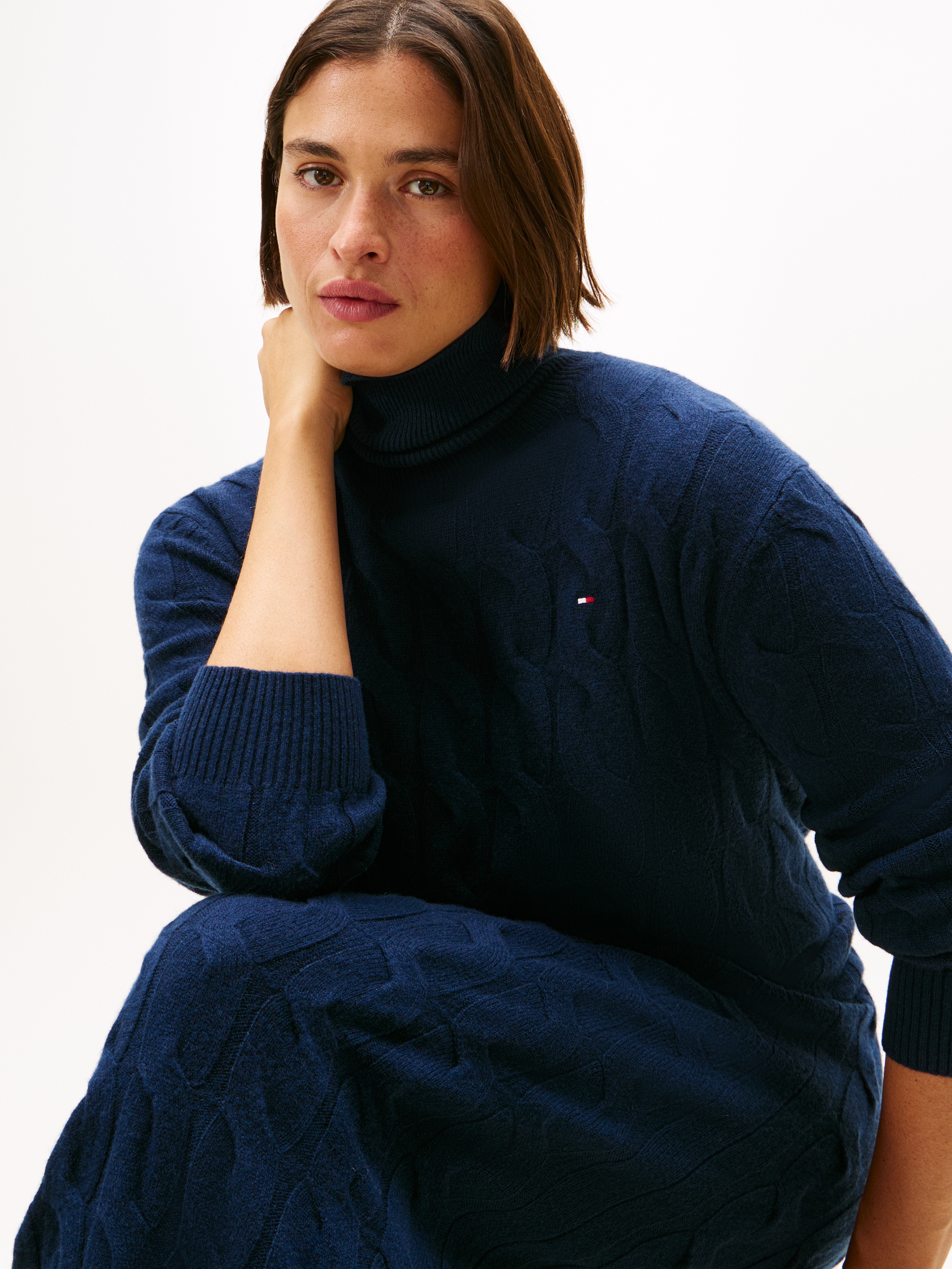 Tommy Hilfiger Curve Strickkleid »CRV SOFT WOOL CABLE ROLL-NK DRS«, in grossen Grössen, mit Zopfmuster, aus reiner Wolle