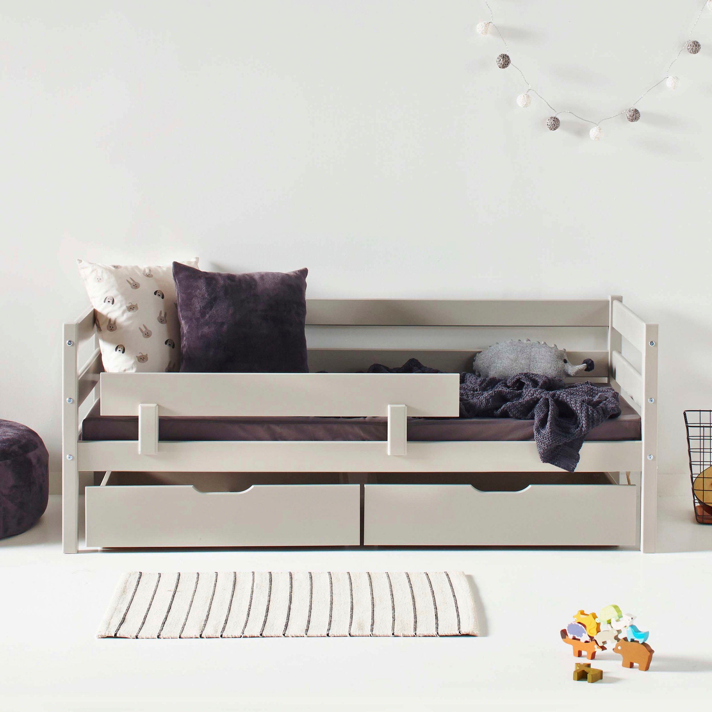 Hoppekids Einzelbett "ECO Comfort Kinderbett, Kiefer Massivholz, Jugendbett inkl. Rollrost" 70x160 cm, wahlweise in verschieden Farben/ Matratze/ Absturzsicherung