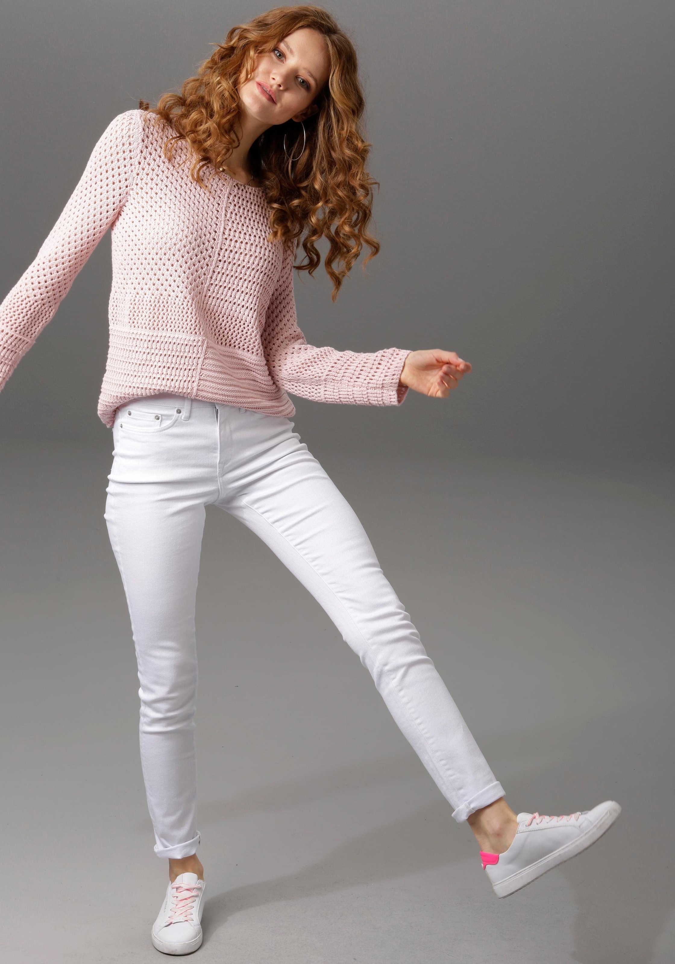 Aniston CASUAL Rundhalspullover, mit trendig gemixten Ajour-Mustern