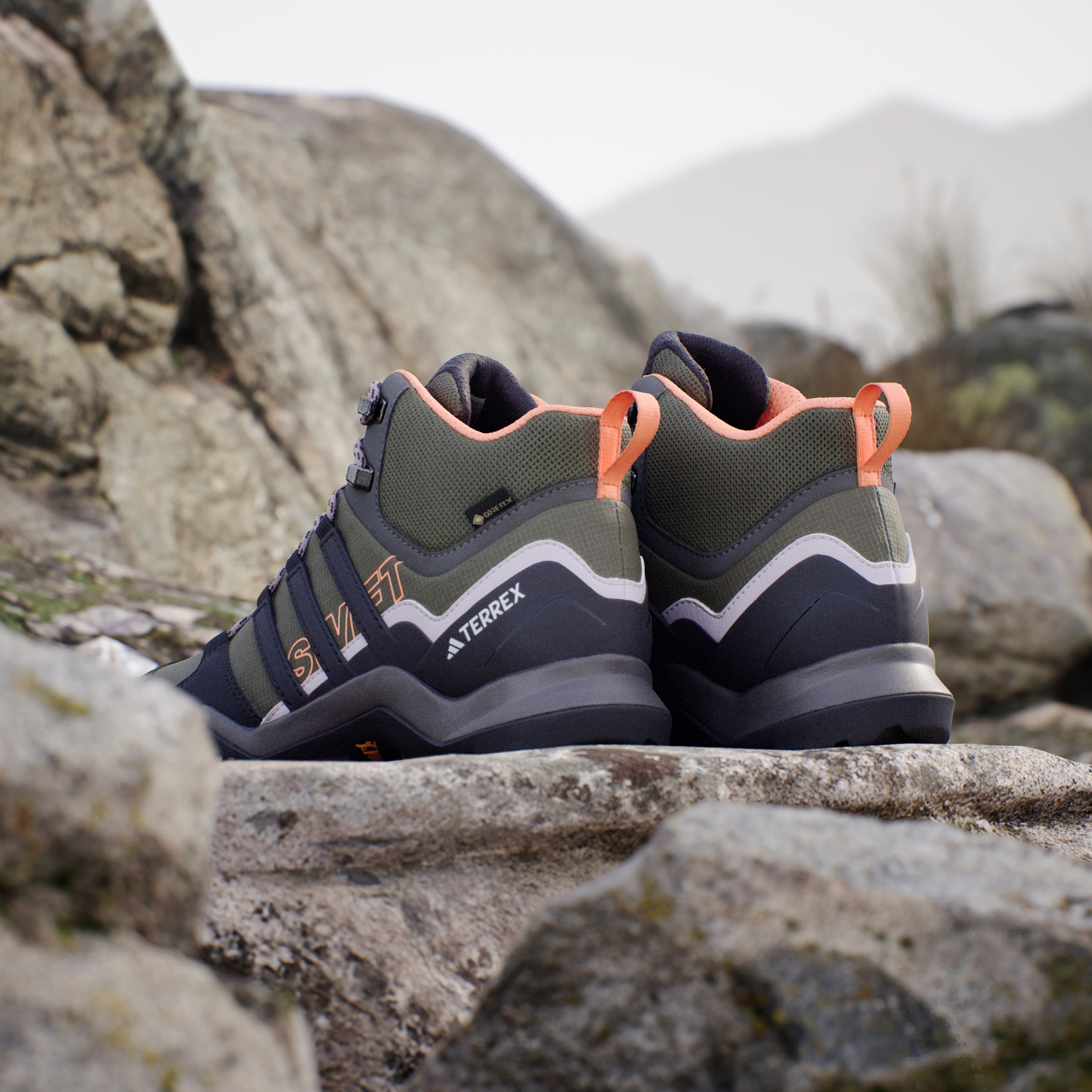 adidas TERREX Wanderschuh »TERREX SWIFT R2 MID GORE-TEX«, wasserdicht