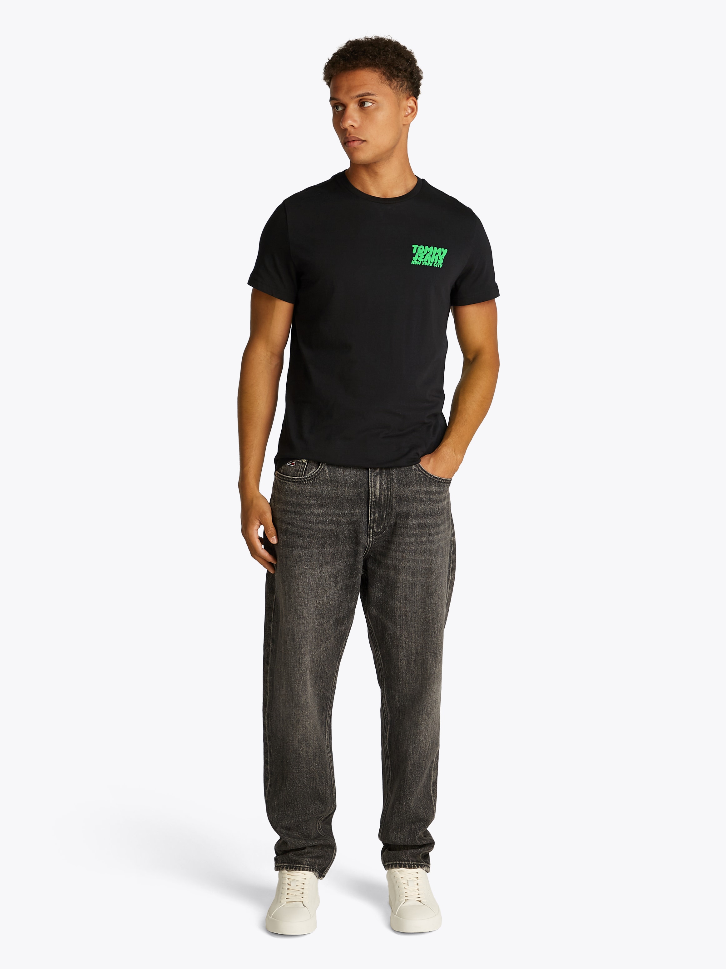 Tommy Jeans T-Shirt »TJM SLIM BUBBLE PRINT SS TEE EXT«, mit gummierten Print