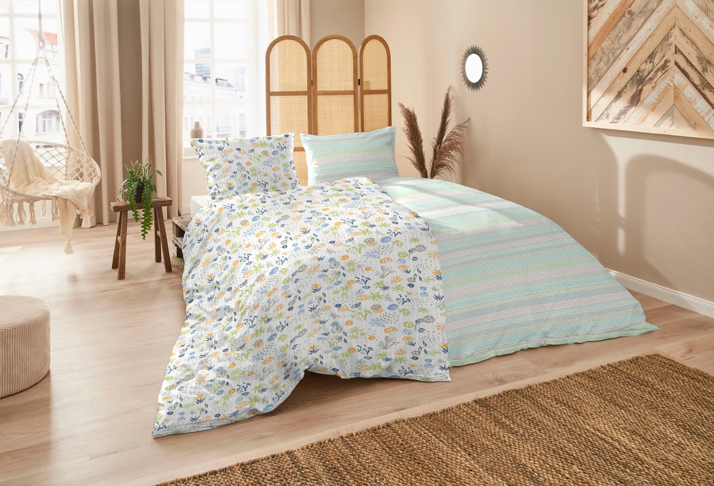 Primera Bettwäsche »Primera Soft-Seersucker-Bettwäsche Blümchen«, mit bunten Blumen