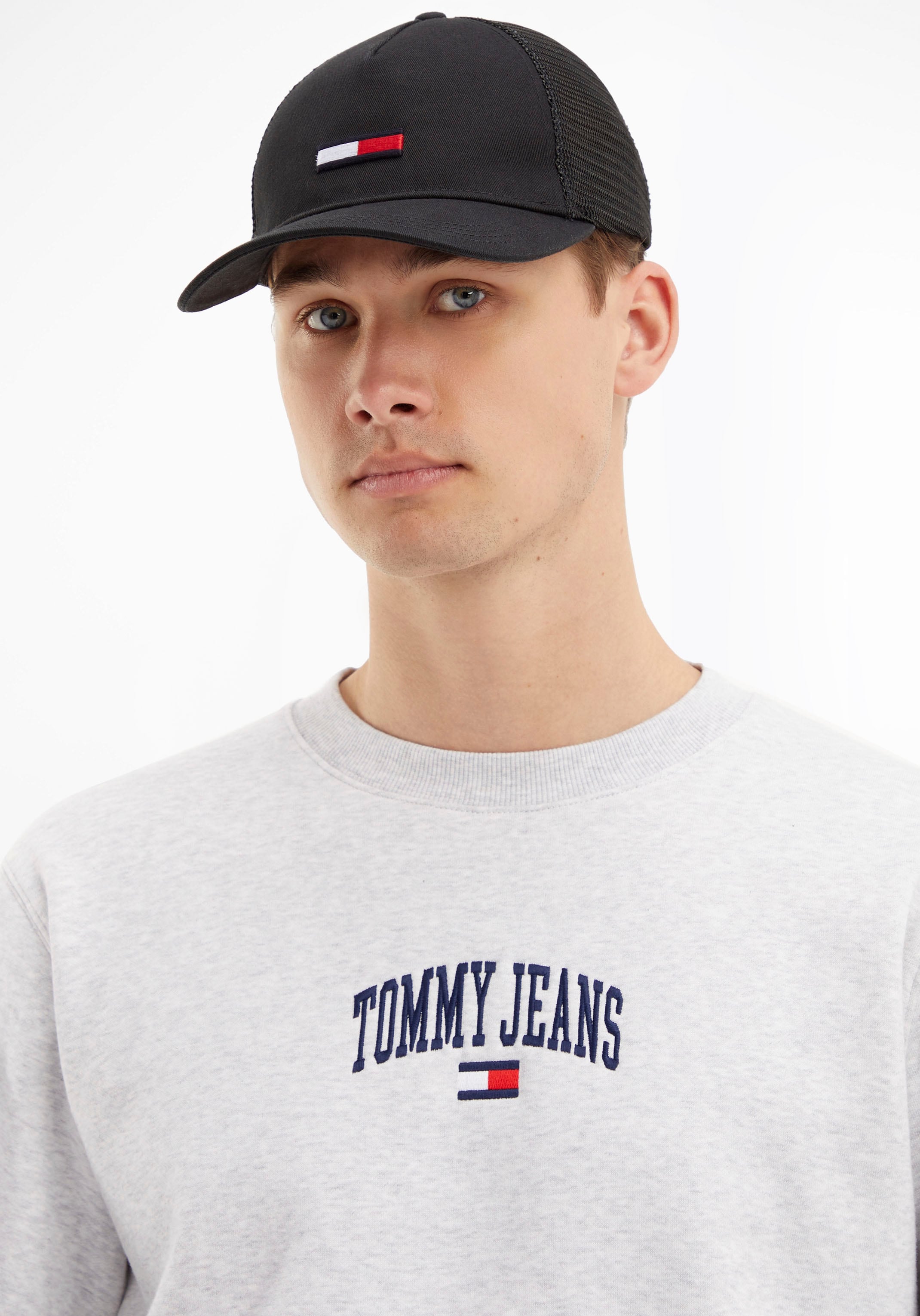 Tommy Jeans Trucker Cap »FLAG TRUCKER«, mit Mesh und Logo-Flag