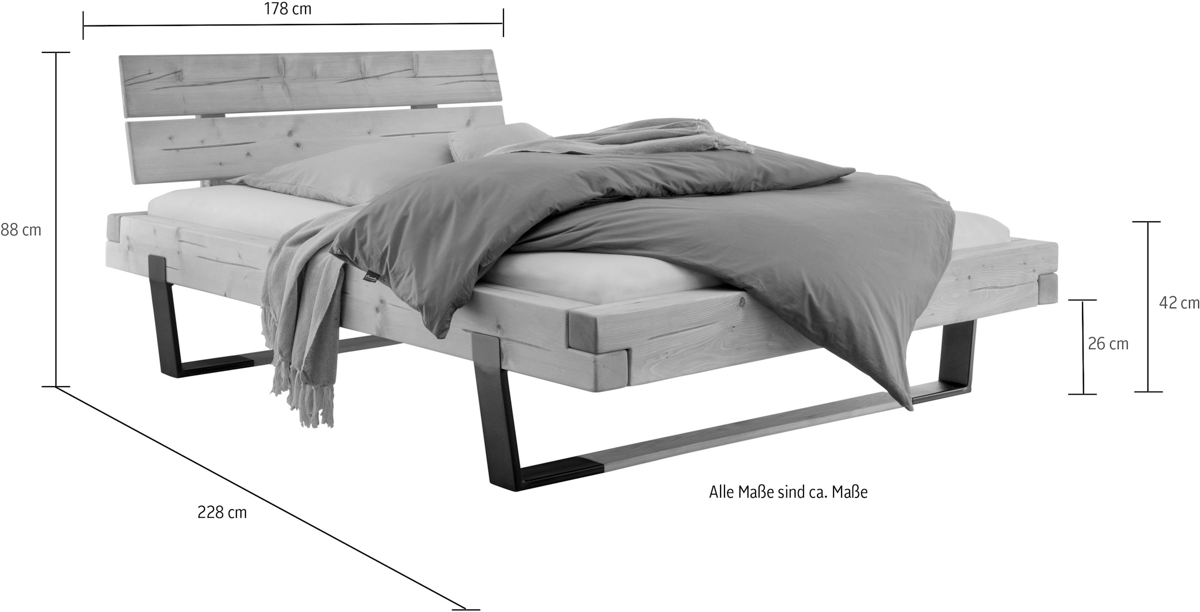 Home affaire Massivholzbett »Ultima Balkenbett Doppelbett, Füsse Metallkufe mit Holzelement«, (hohe Belastbarkeit: 200kg je Seite), FSC®-zertifizierte Wildeiche oder Fichte, viele Breiten zur Auswahl