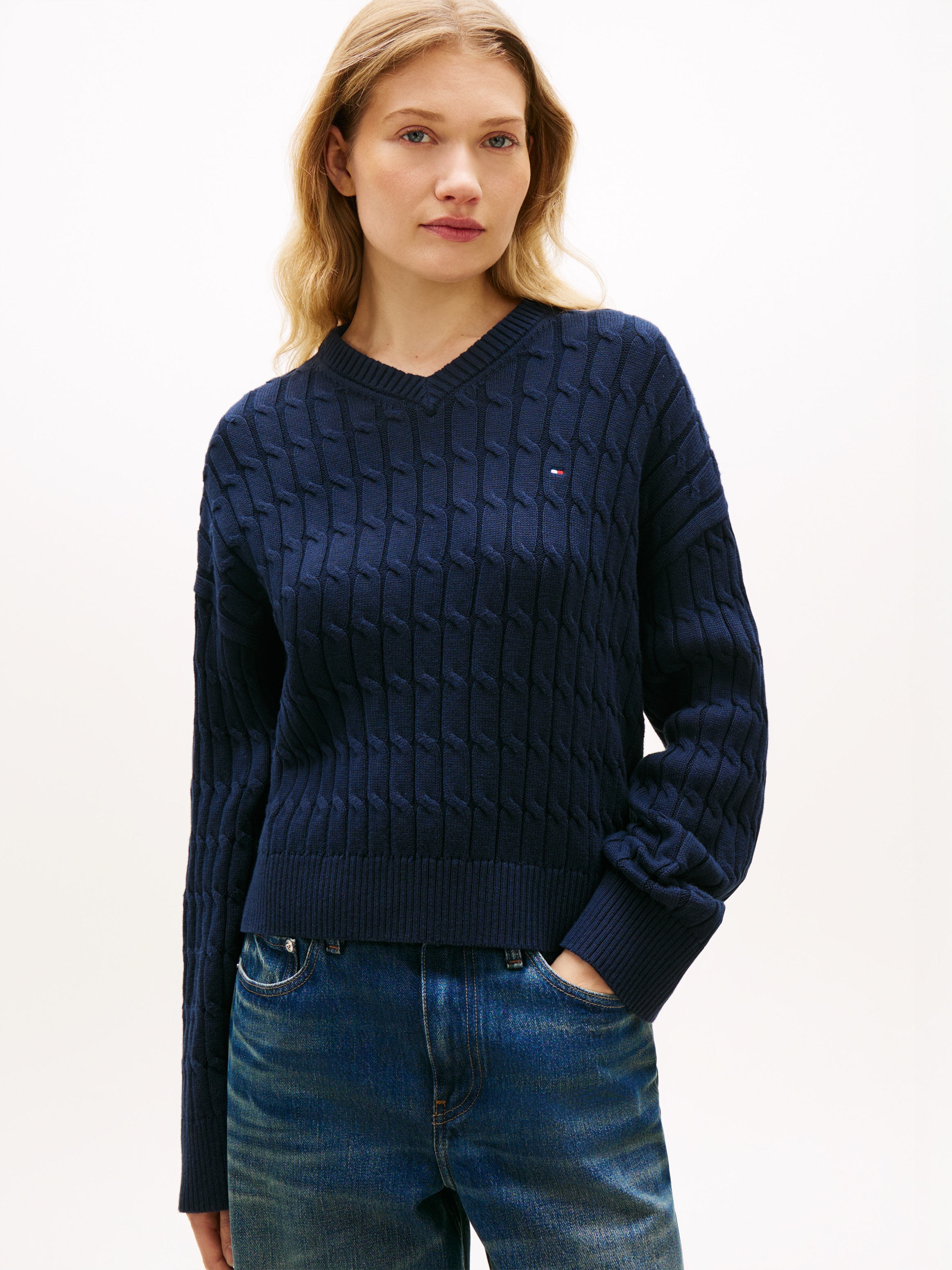 Tommy Hilfiger Strickpullover "CO CABLE MID GG RLX LS V-NK SWT" mit Zopfmuster